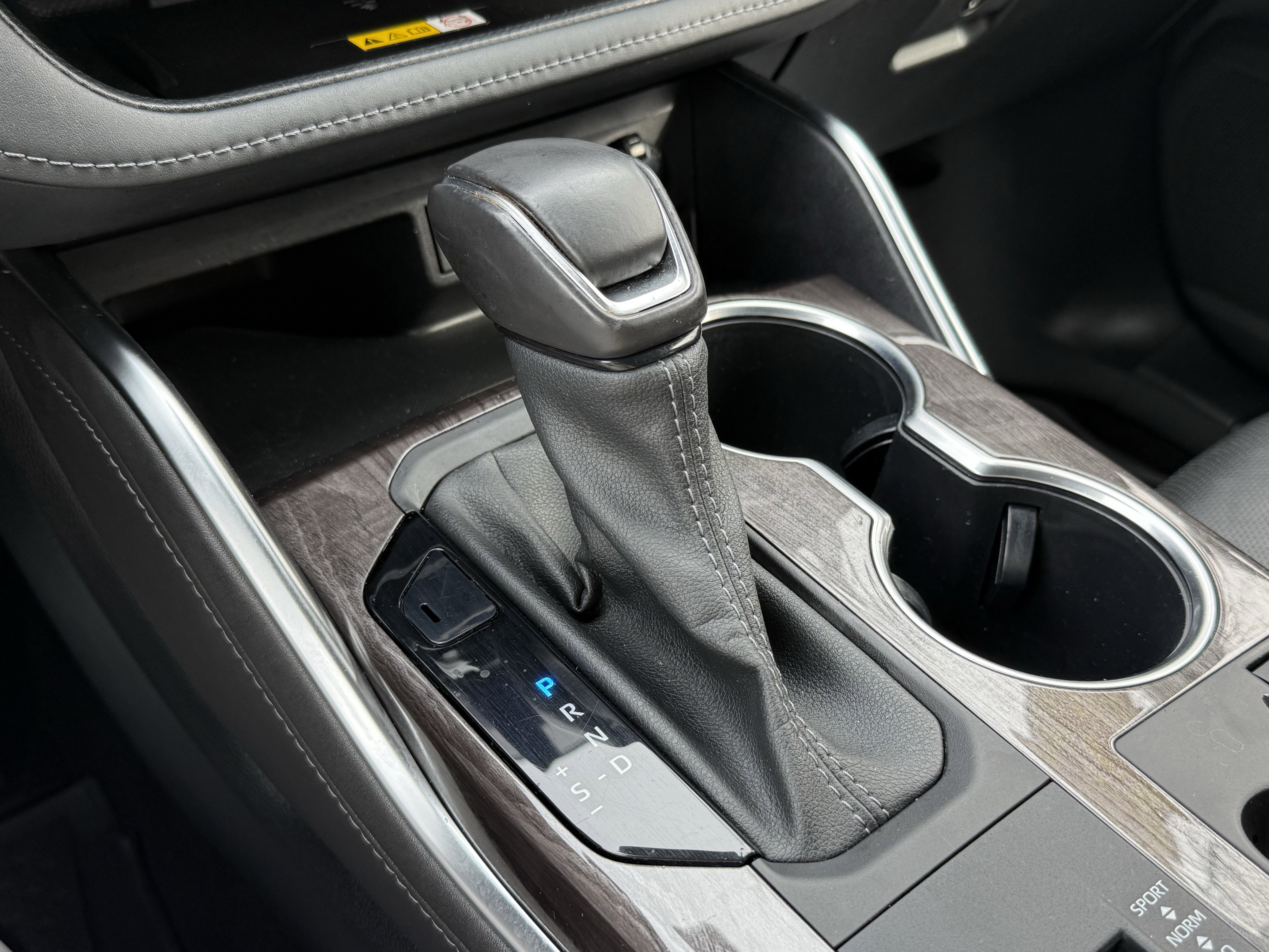 2023 Toyota Highlander Hybrid Platinum