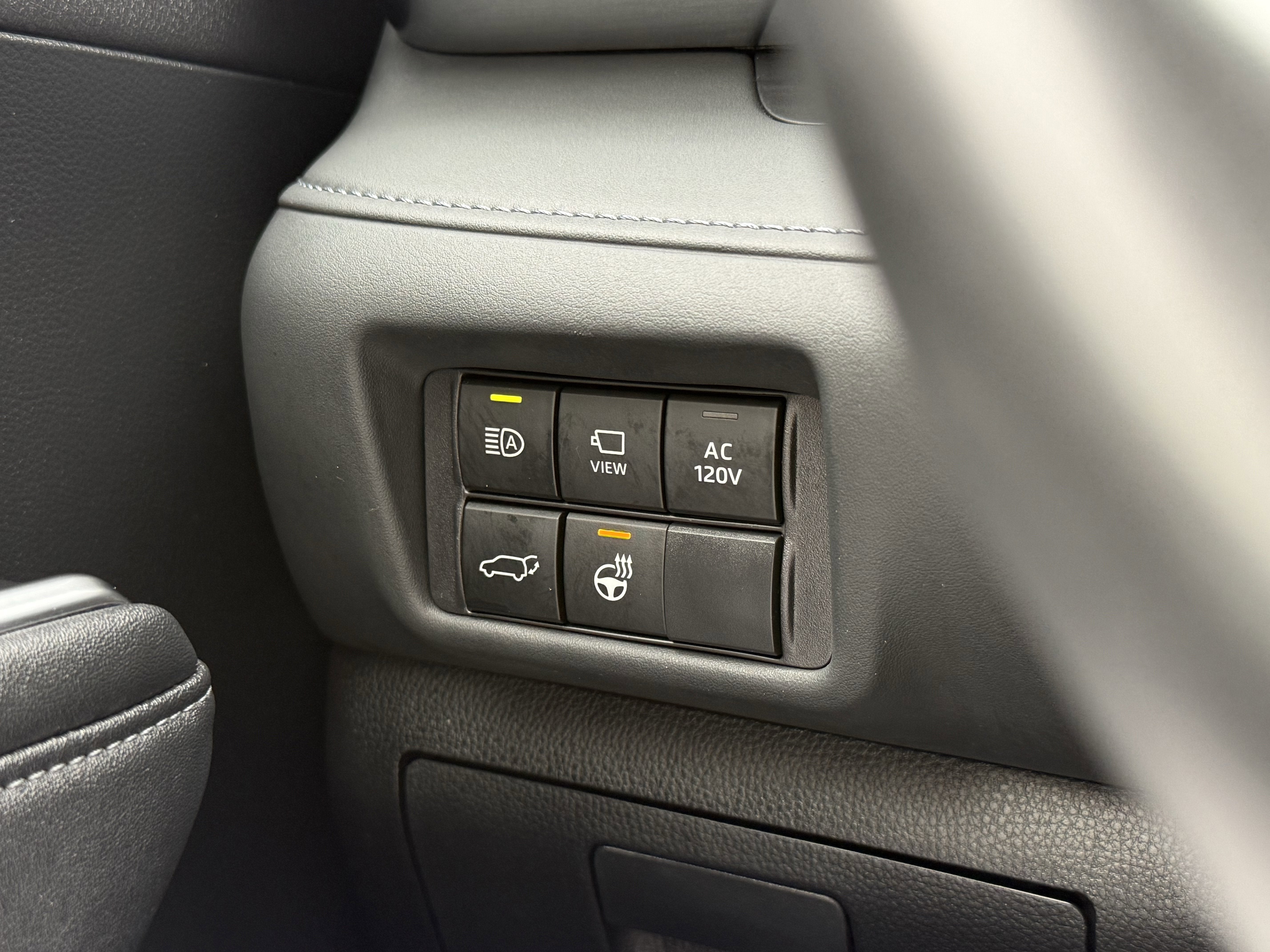 2023 Toyota Highlander Hybrid Platinum