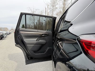 2023 Toyota Highlander Hybrid Platinum