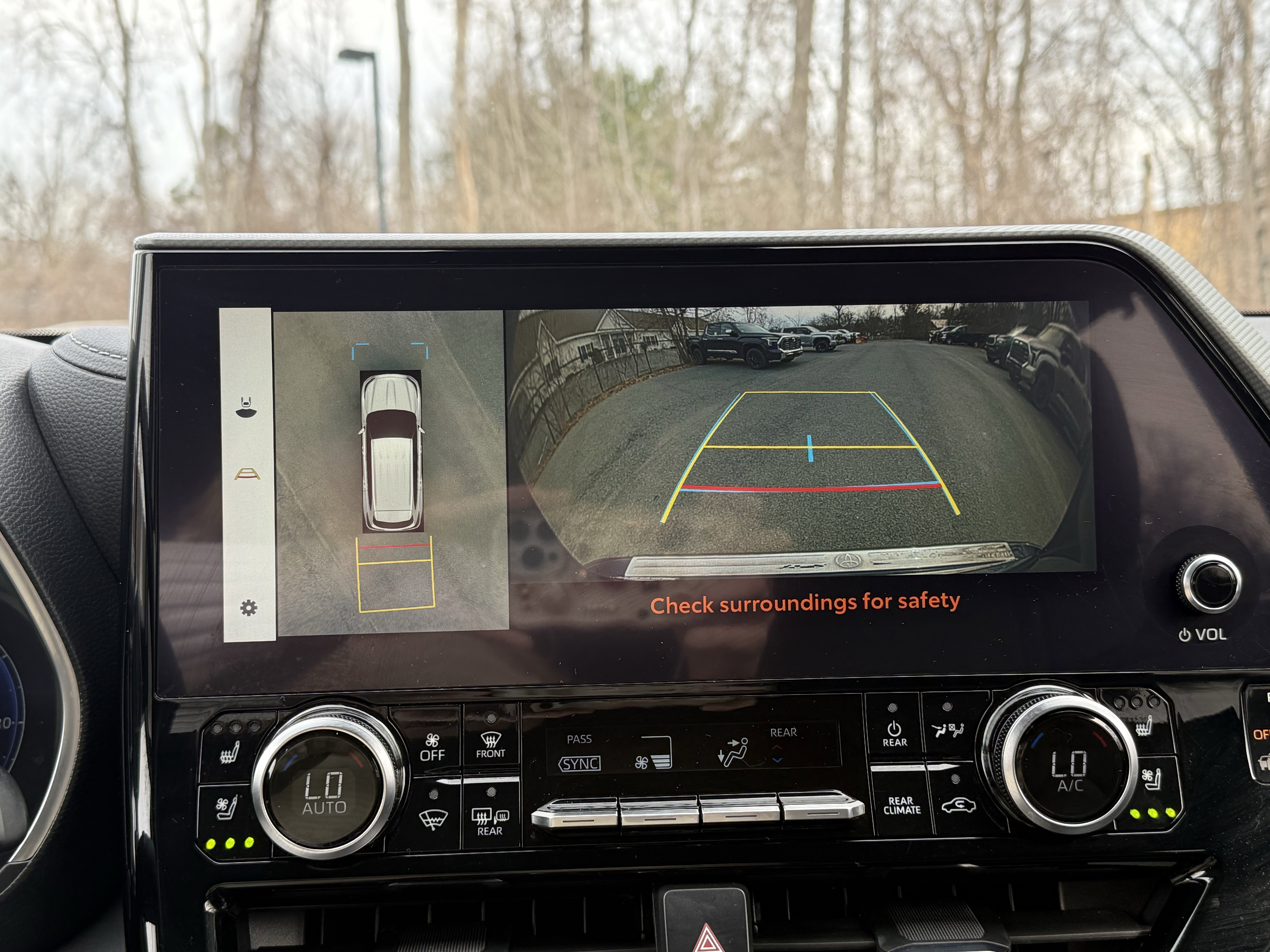 2023 Toyota Highlander Hybrid Platinum