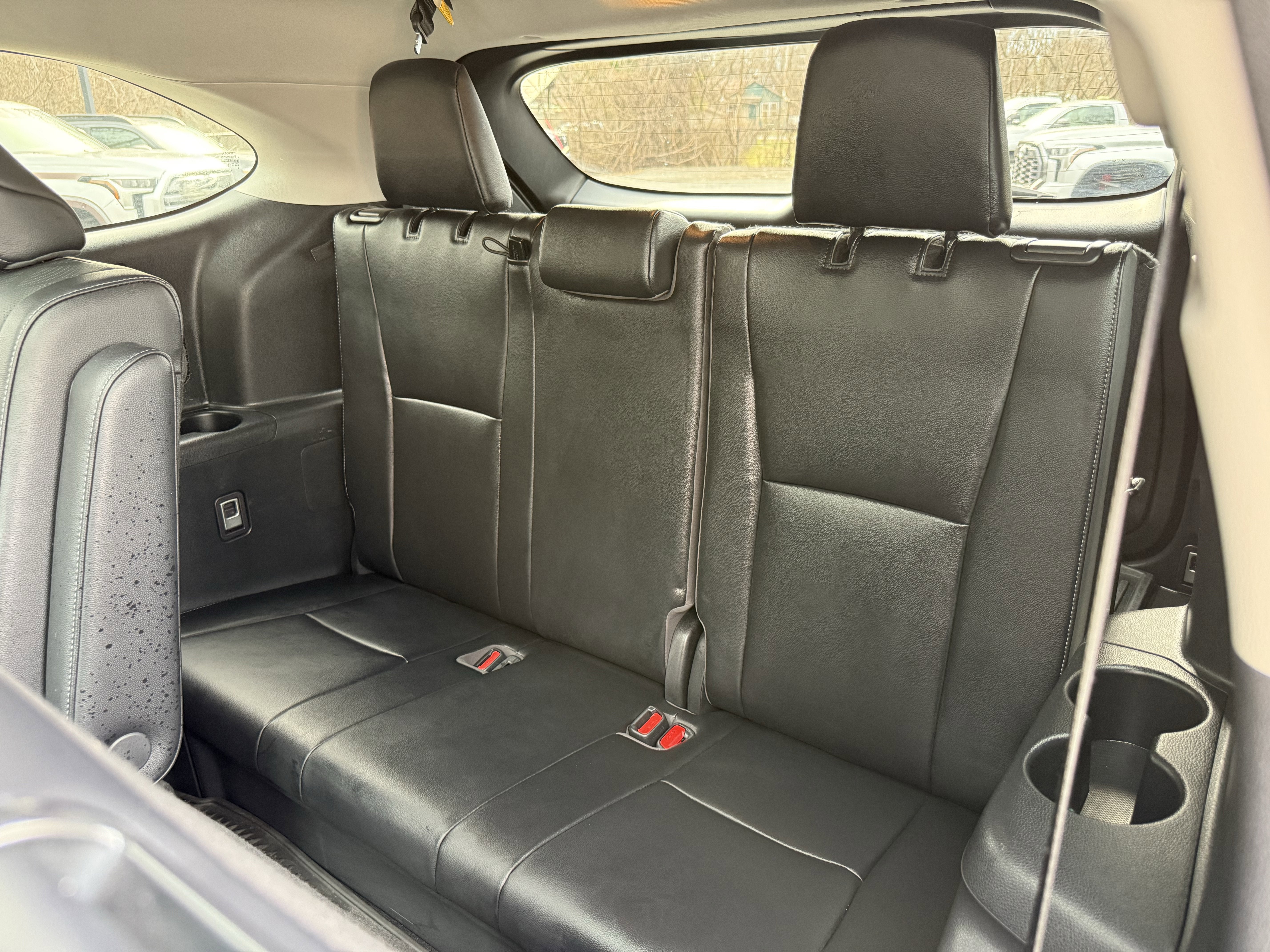 2023 Toyota Highlander Hybrid Platinum