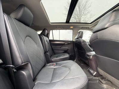 2023 Toyota Highlander Hybrid Platinum