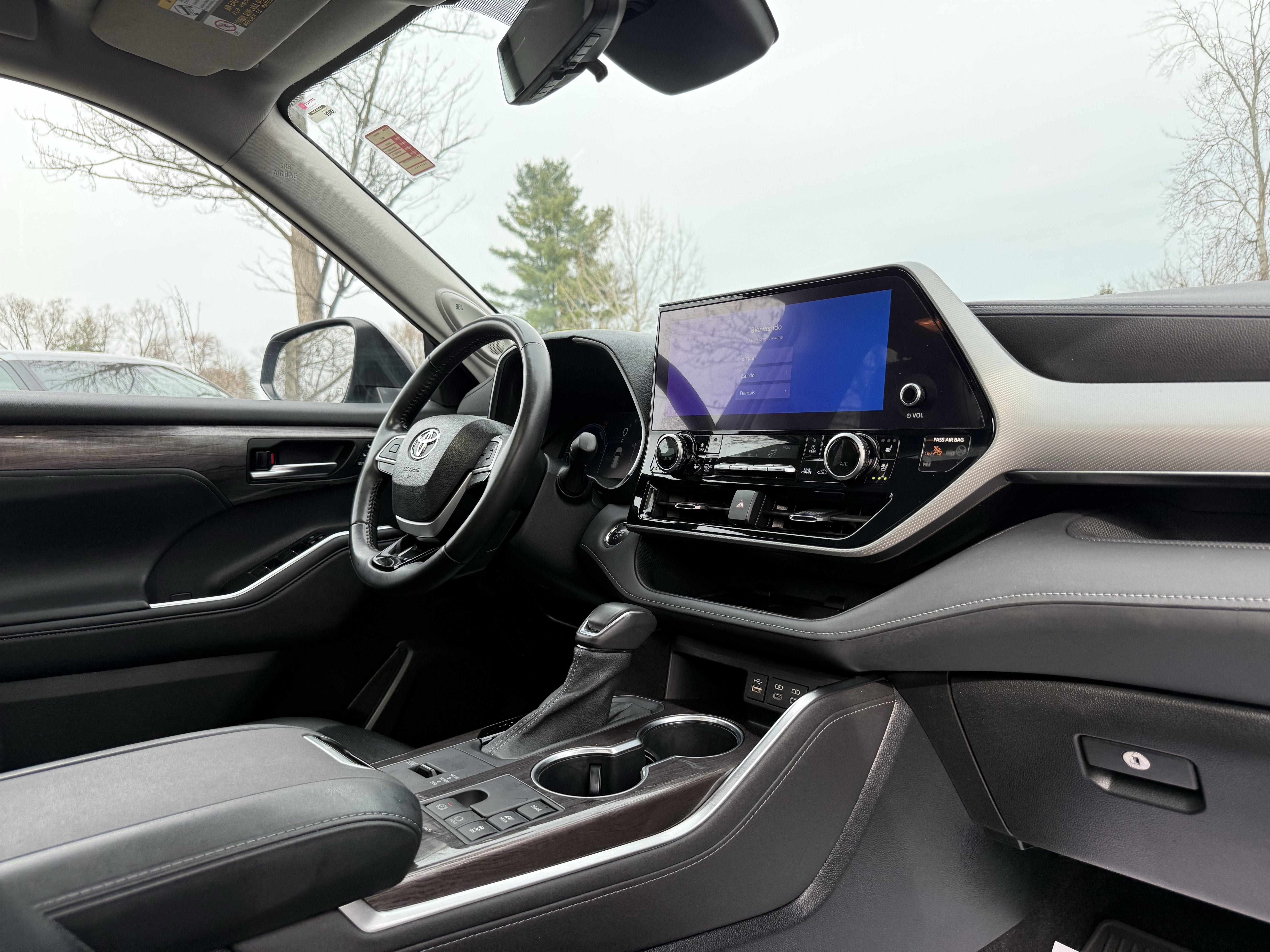 2023 Toyota Highlander Hybrid Platinum