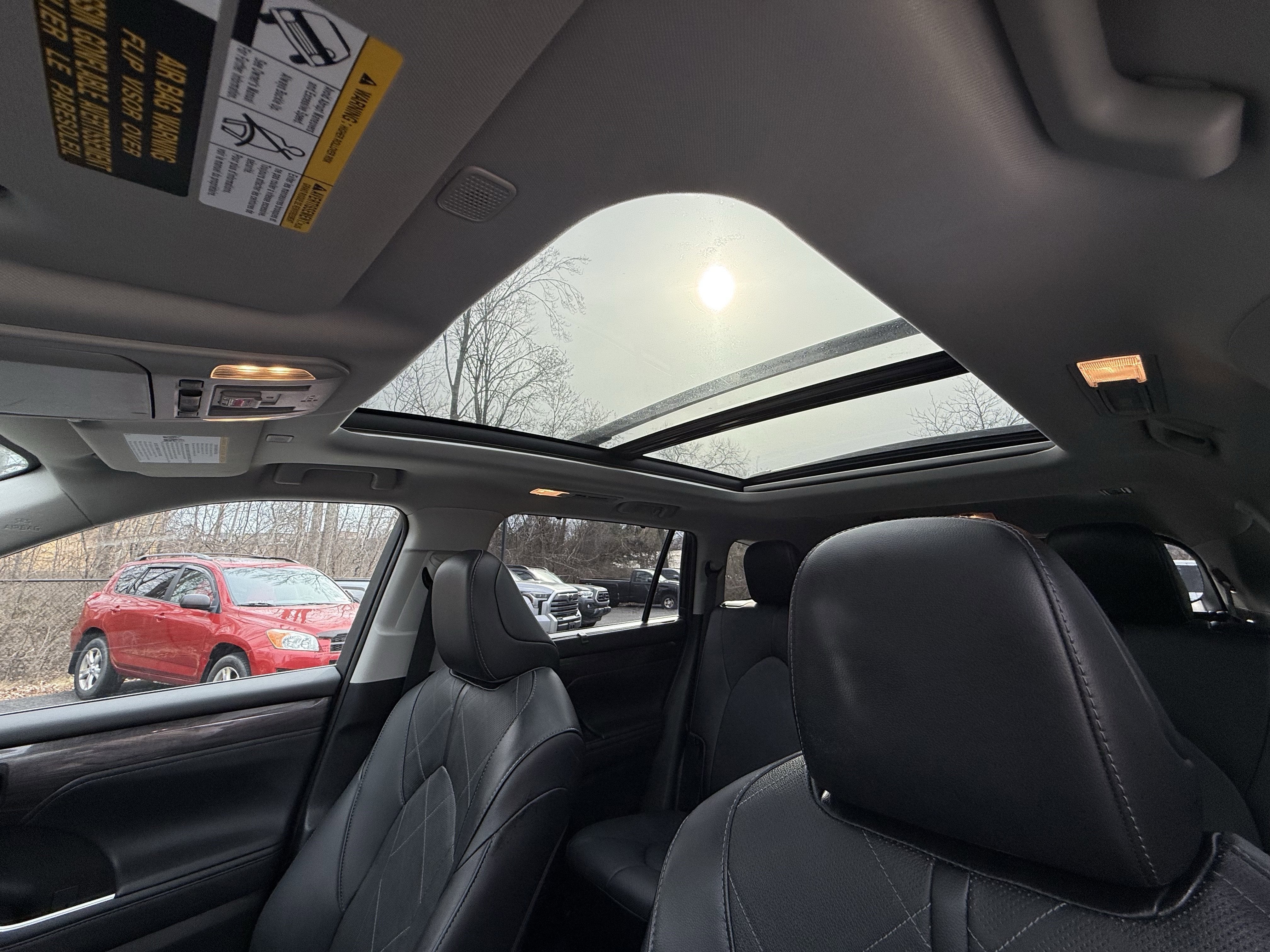 2023 Toyota Highlander Hybrid Platinum