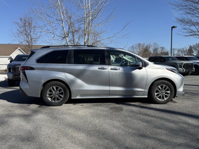 2021 Toyota Sienna XLE 7 Passenger