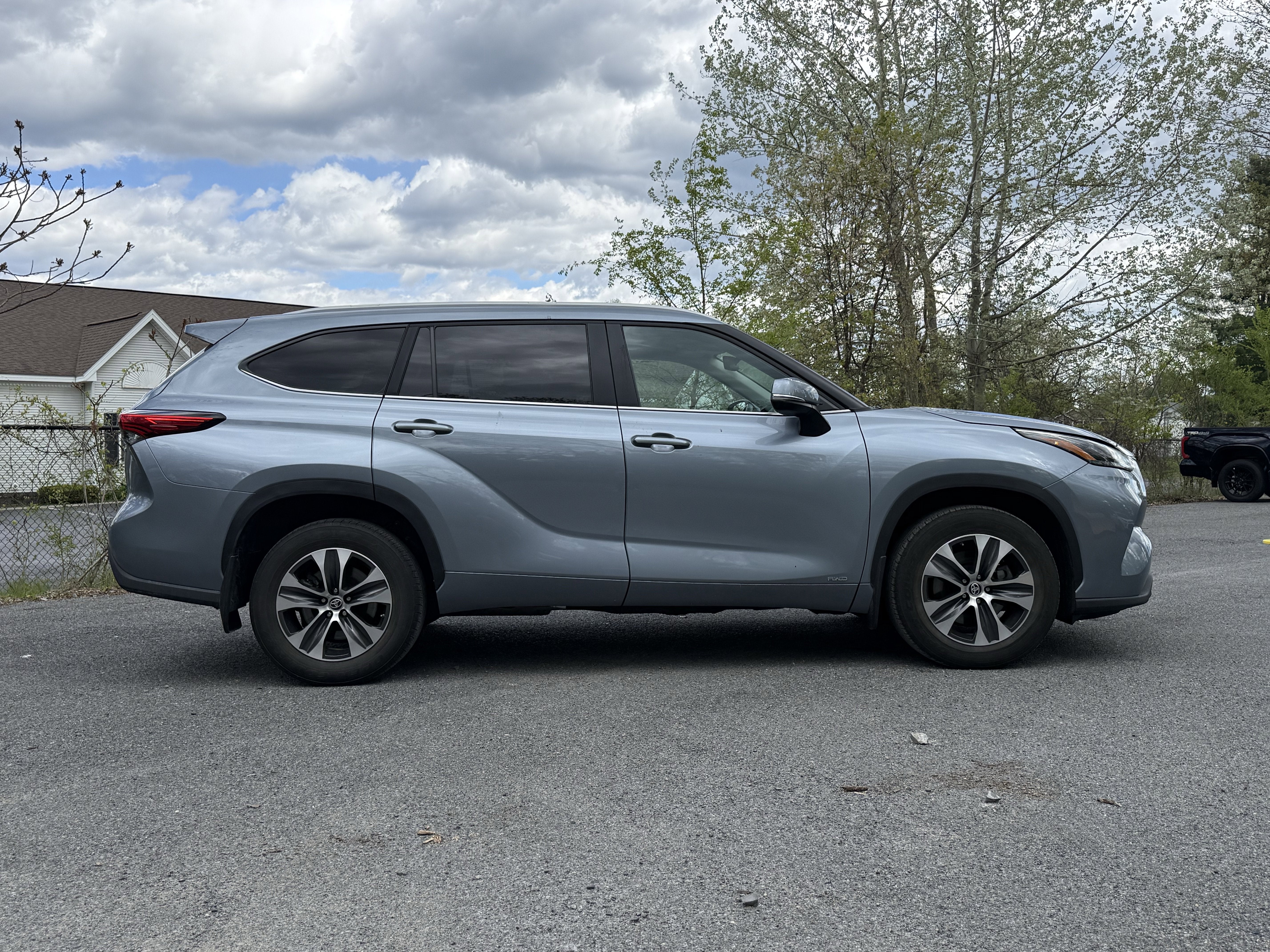 2023 Toyota Highlander Hybrid XLE