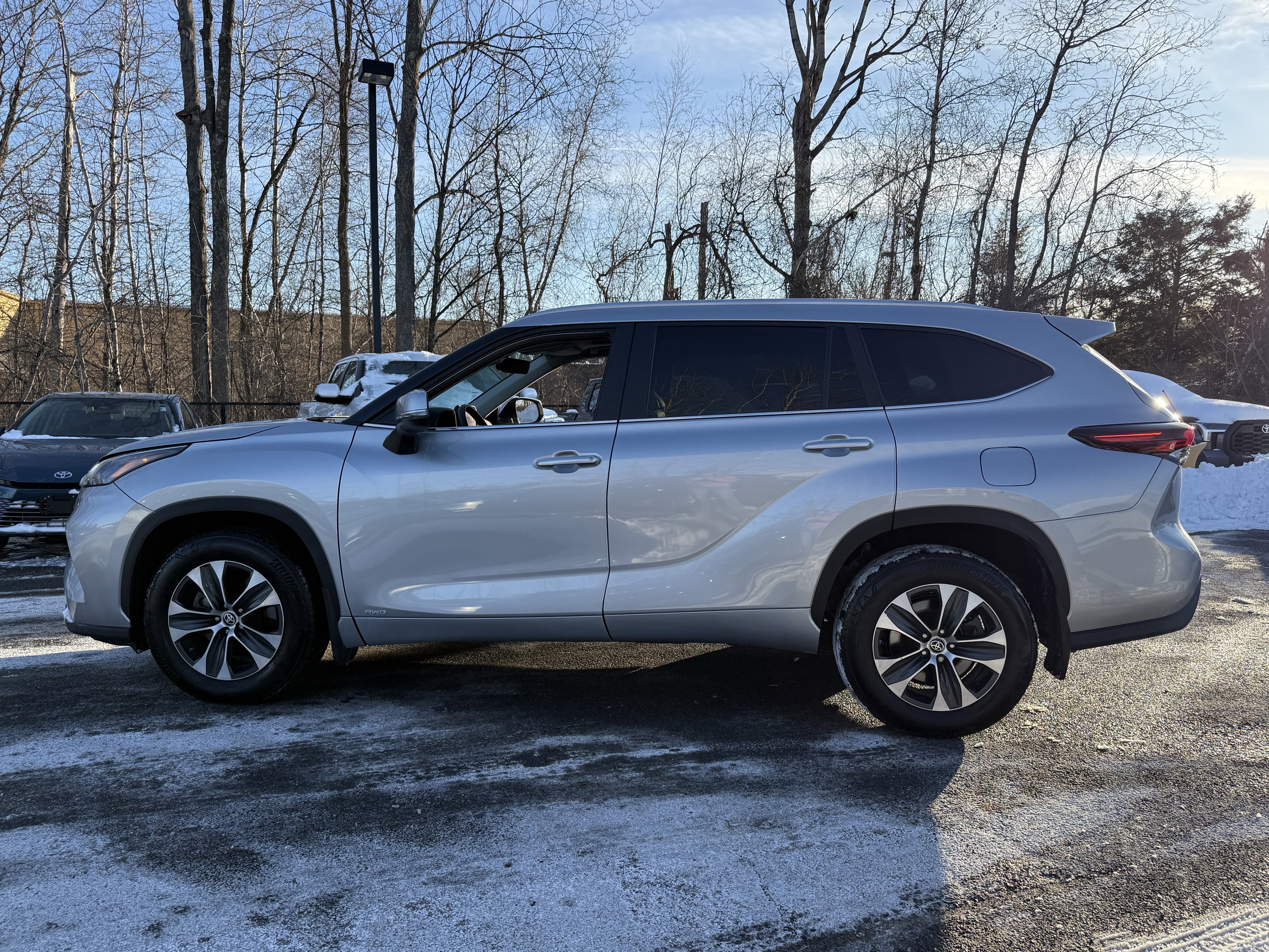 2024 Toyota Highlander Hybrid XLE