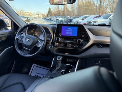 2024 Toyota Highlander Hybrid XLE