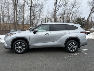 2025 Toyota Highlander Hybrid XLE