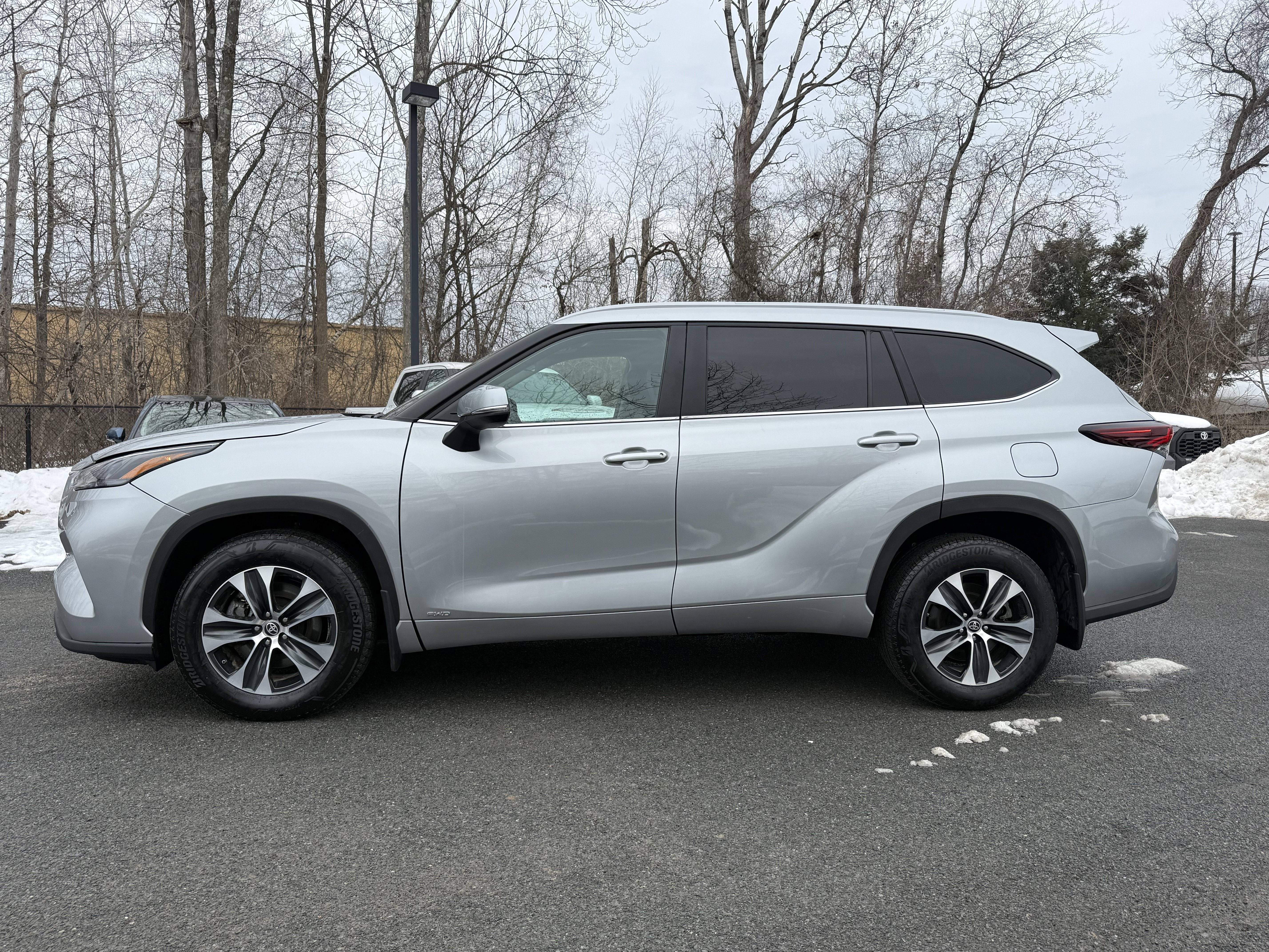 2025 Toyota Highlander Hybrid XLE