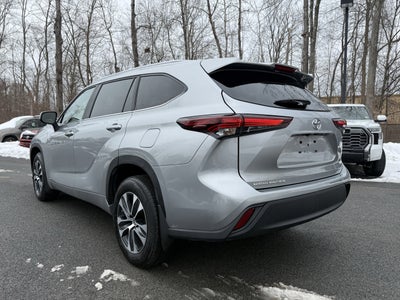 2025 Toyota Highlander Hybrid XLE