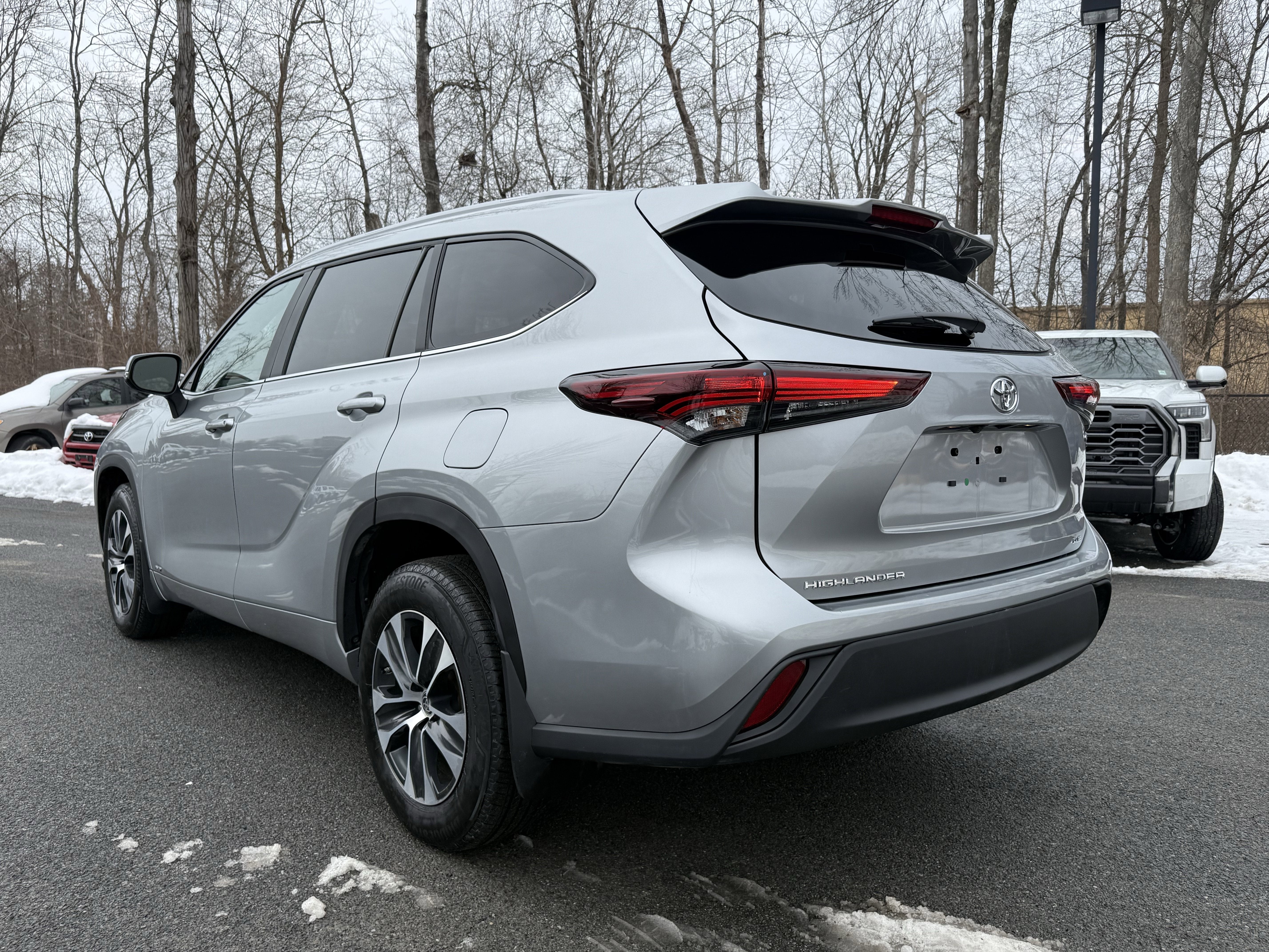 2025 Toyota Highlander Hybrid XLE