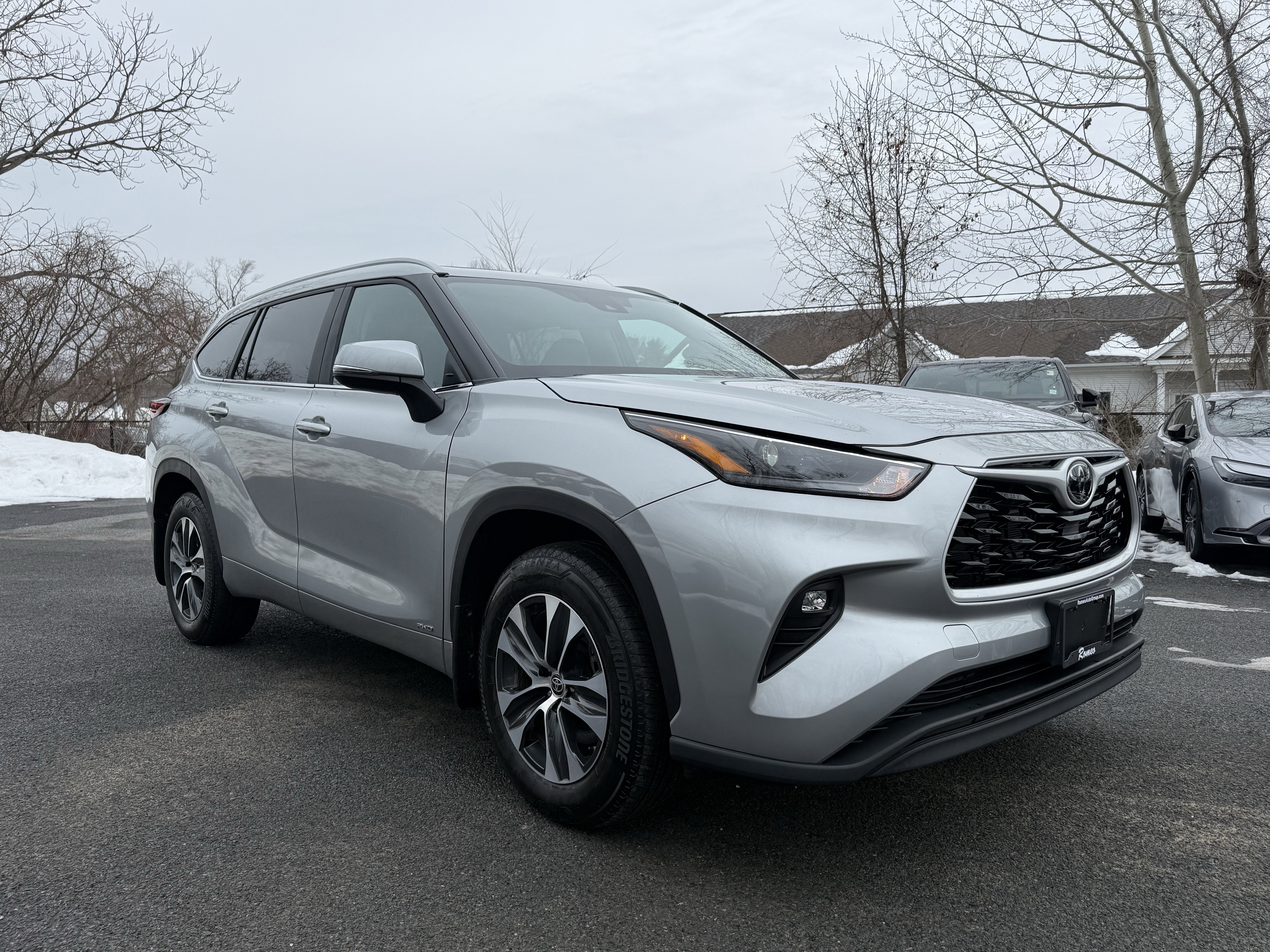 2025 Toyota Highlander Hybrid XLE