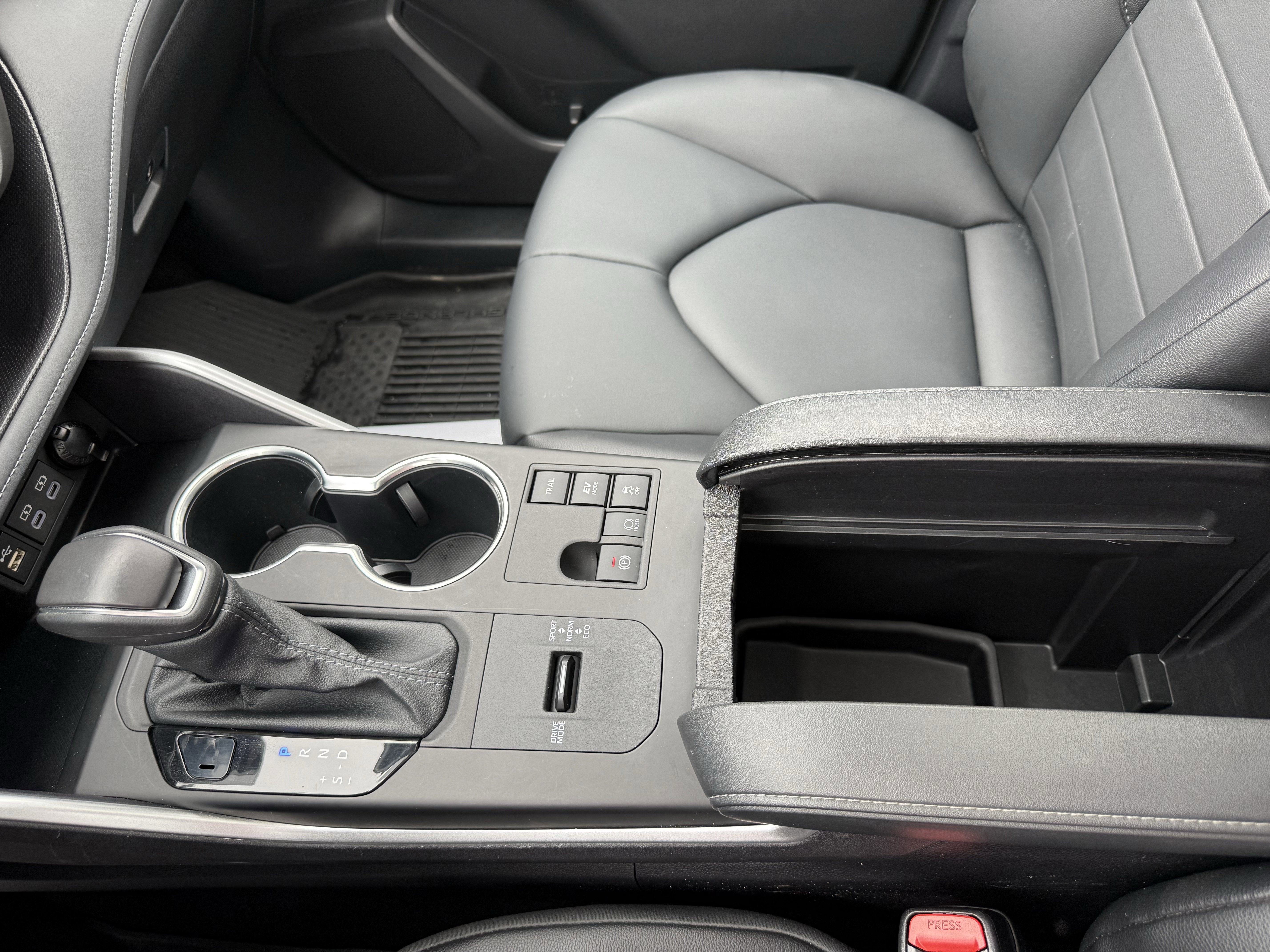 2025 Toyota Highlander Hybrid XLE