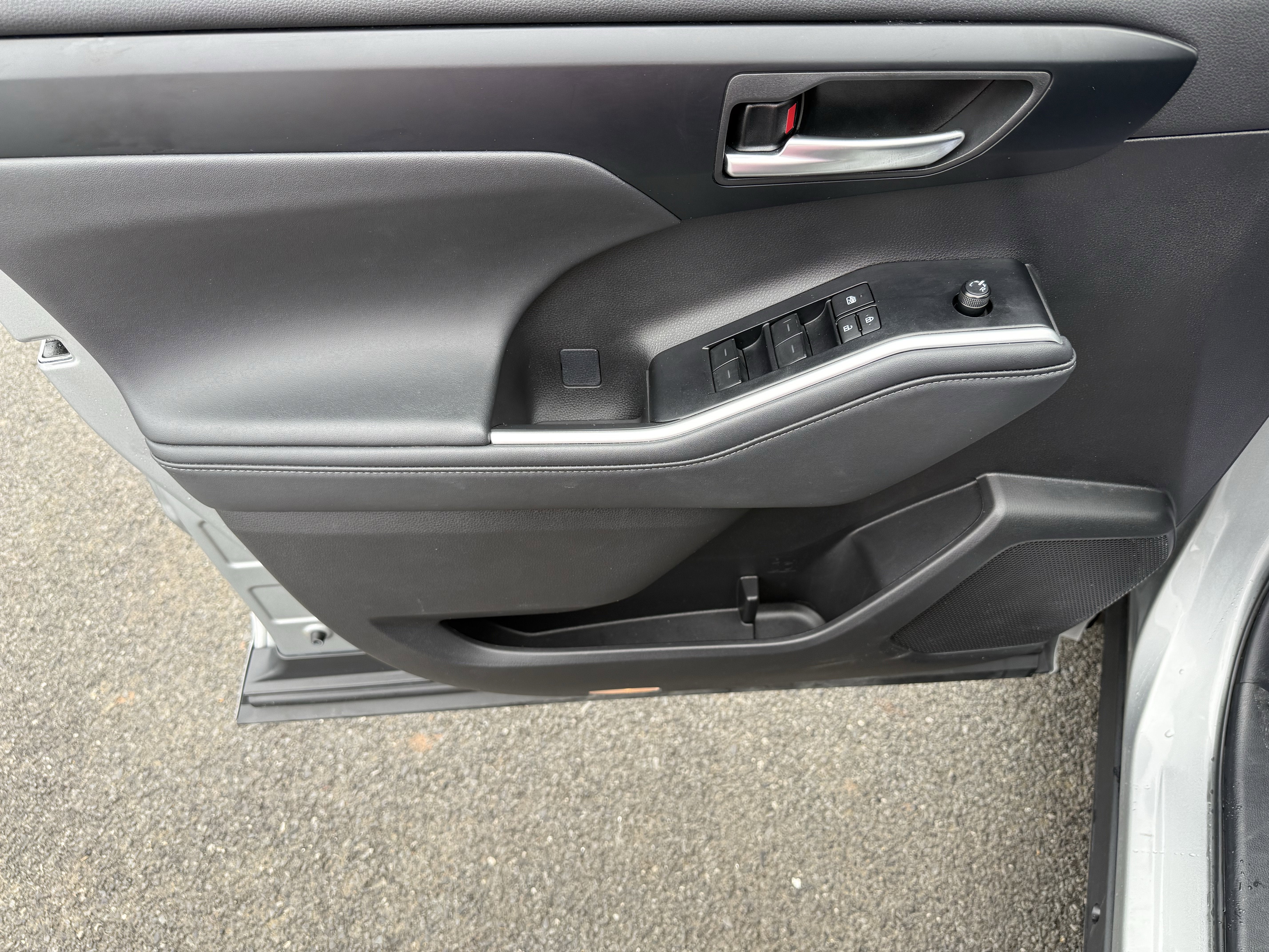 2025 Toyota Highlander Hybrid XLE