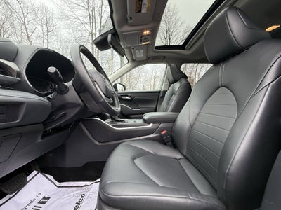 2025 Toyota Highlander Hybrid XLE