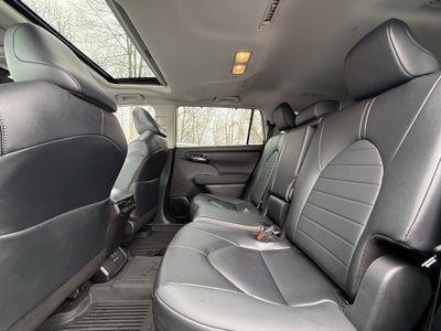 2025 Toyota Highlander Hybrid XLE