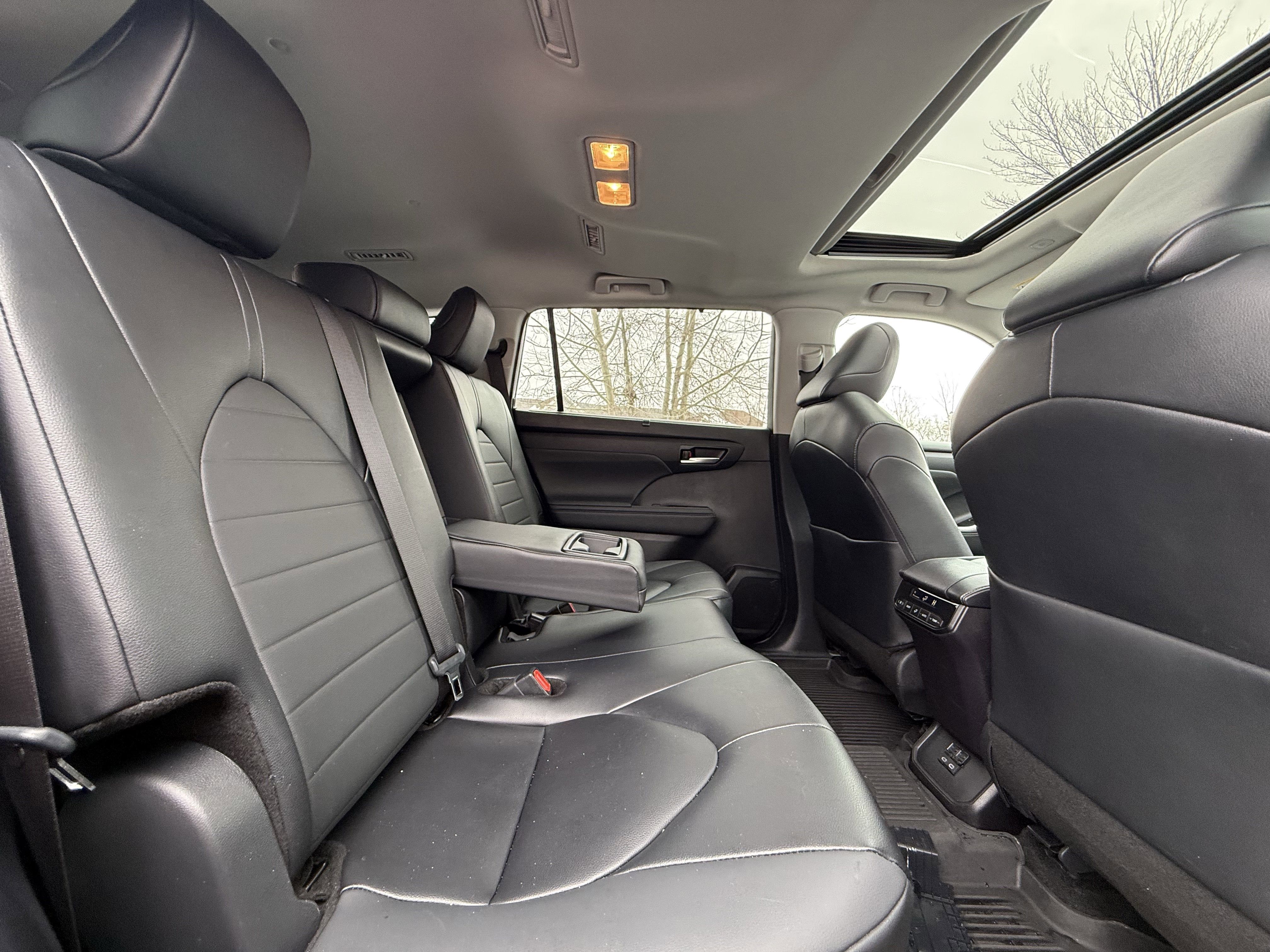 2025 Toyota Highlander Hybrid XLE