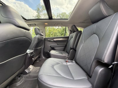 2024 Toyota Highlander Platinum