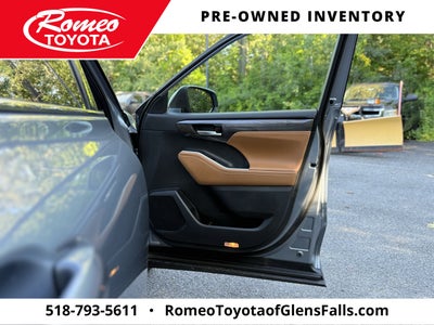 2023 Toyota Highlander Platinum