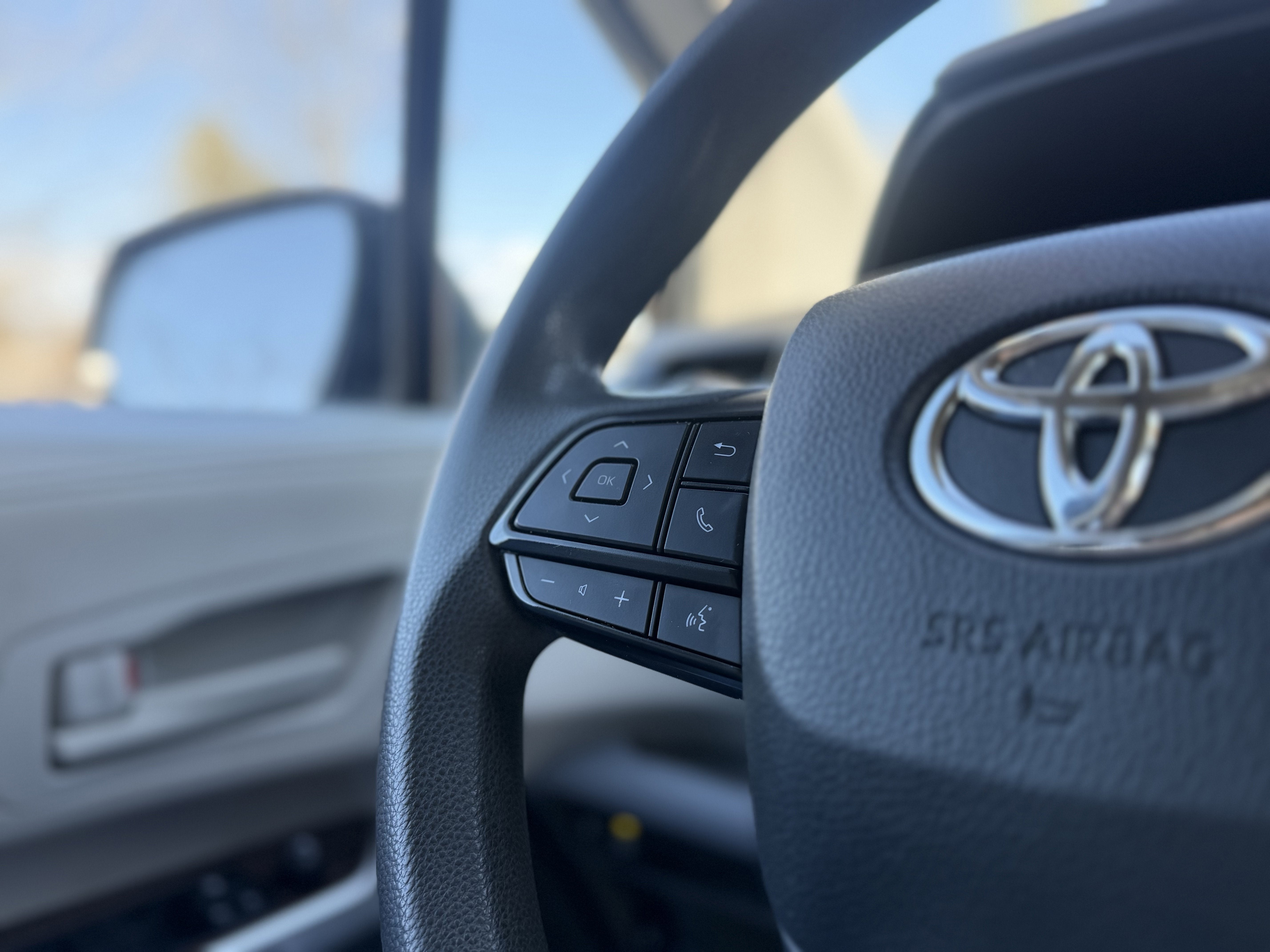 2022 Toyota Sienna LE 8 Passenger