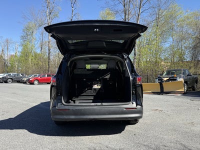 2022 Toyota Sienna LE 8 Passenger