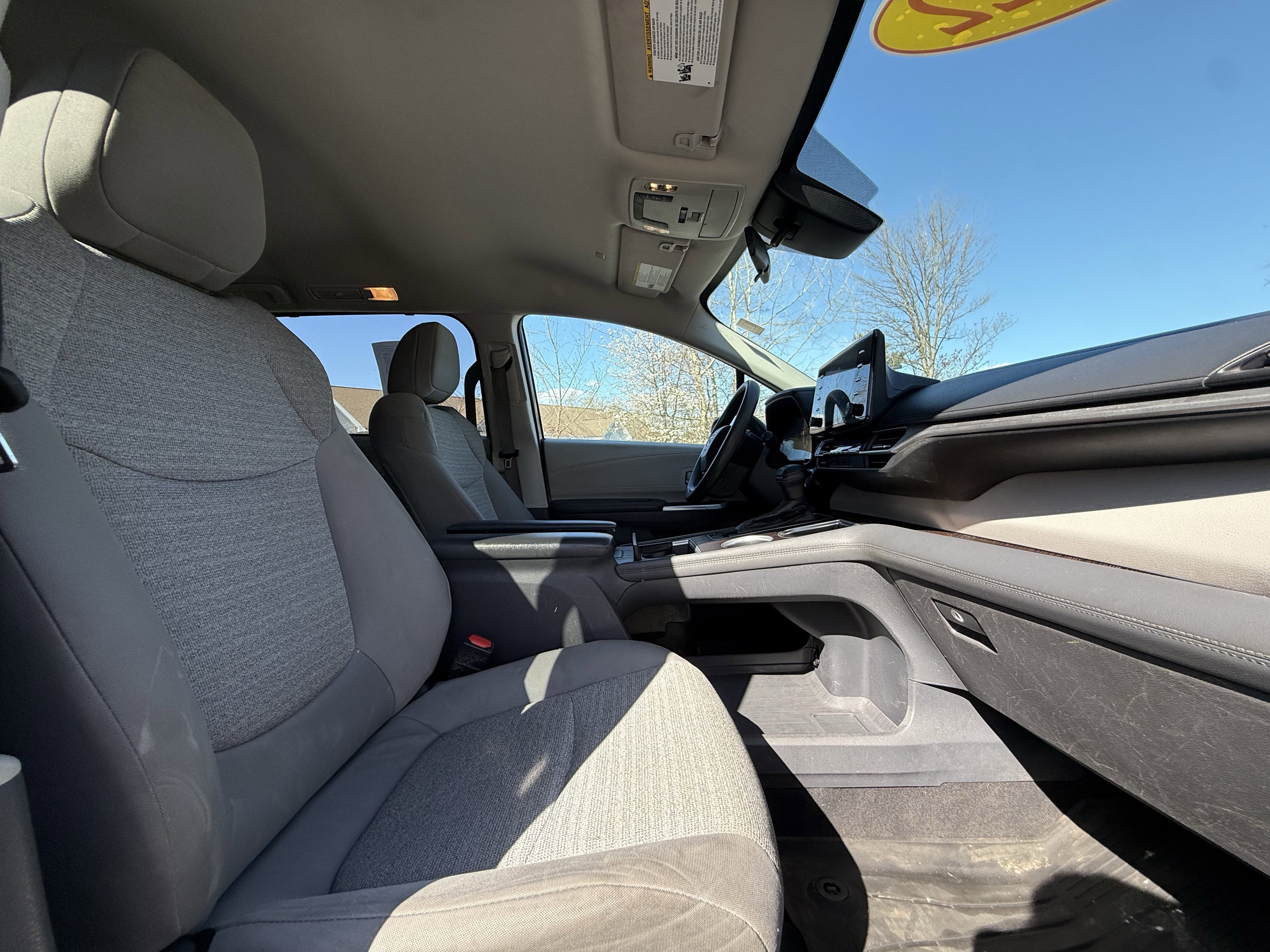 2022 Toyota Sienna LE 8 Passenger