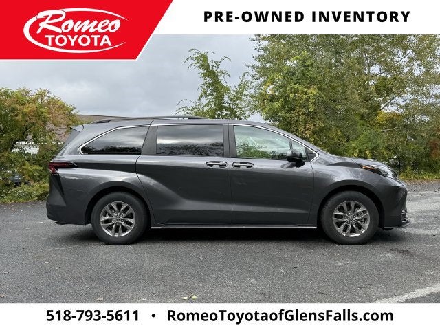 2025 Toyota Sienna XLE 8 Passenger
