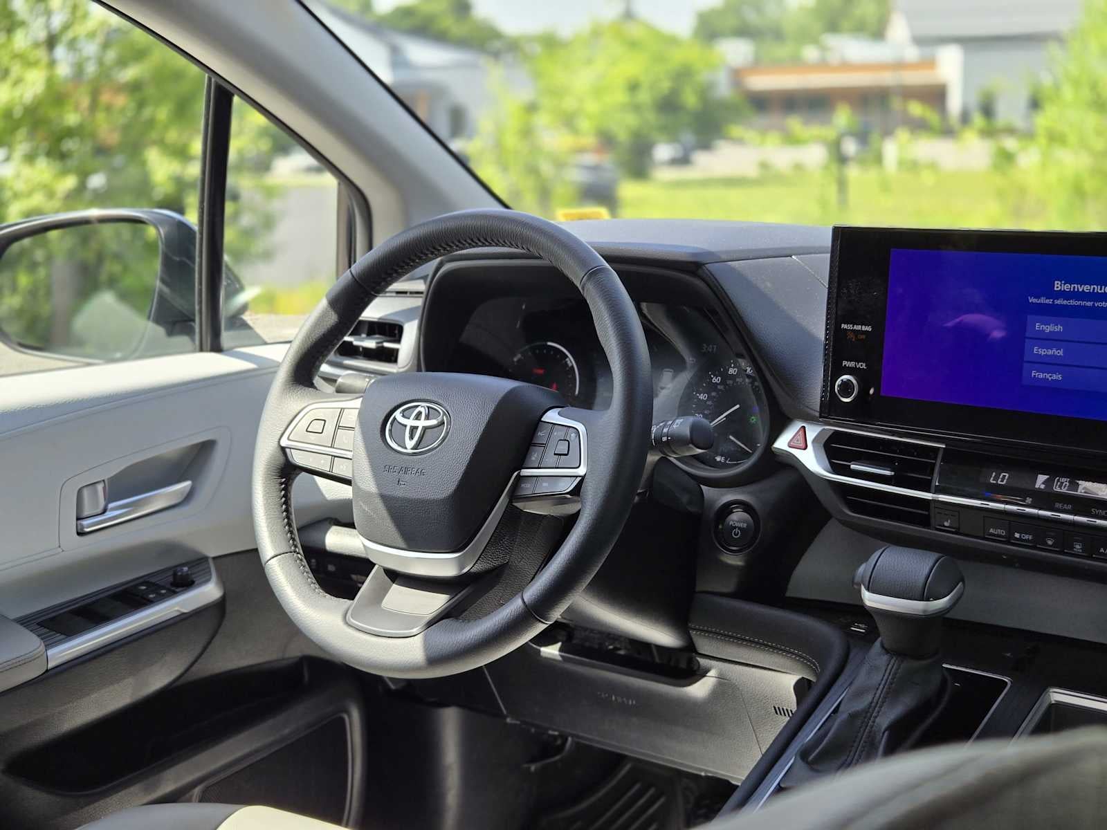 2025 Toyota Sienna XLE 8 Passenger
