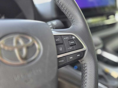 2025 Toyota Sienna XLE 8 Passenger