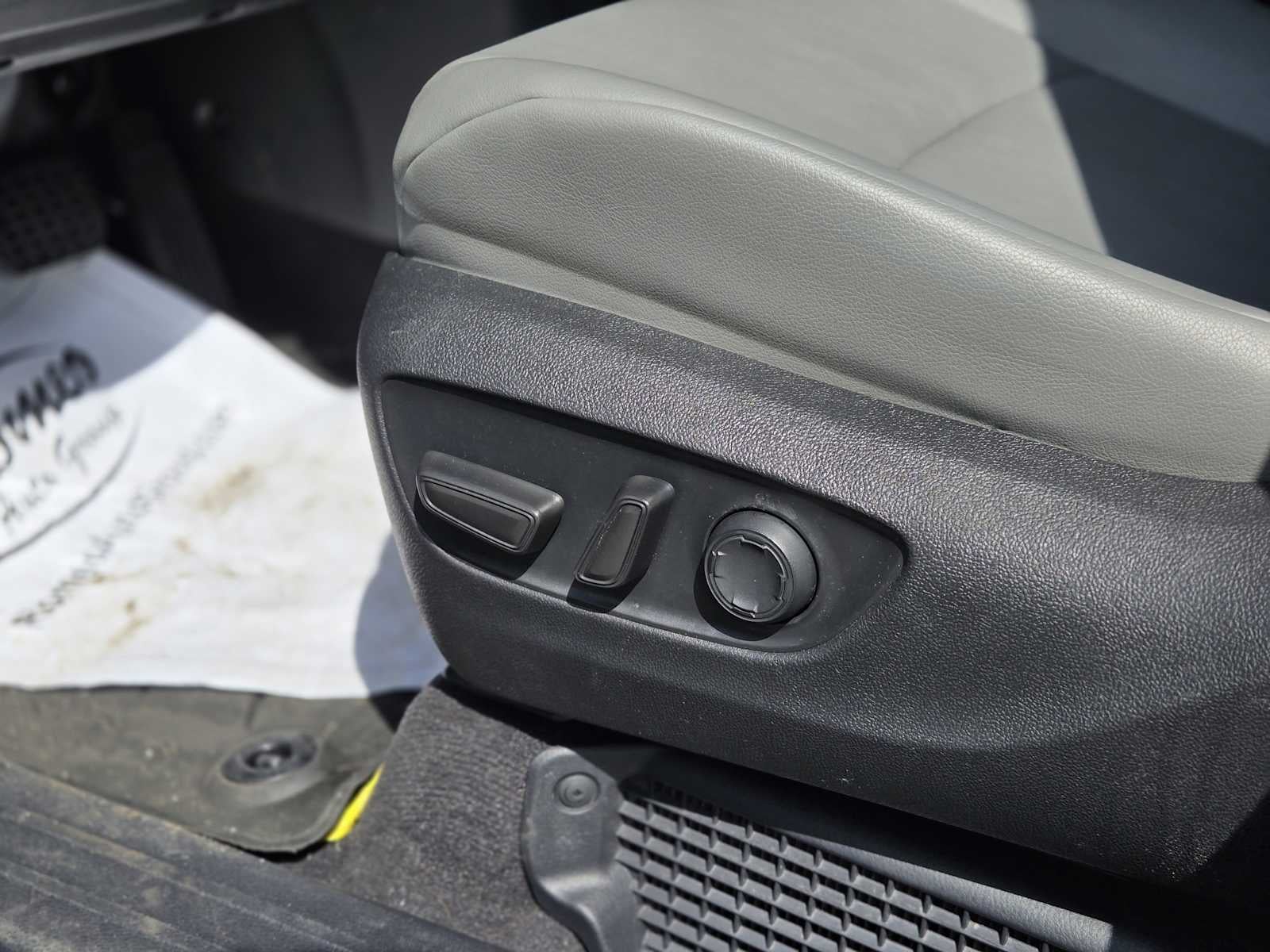 2025 Toyota Sienna XLE 8 Passenger