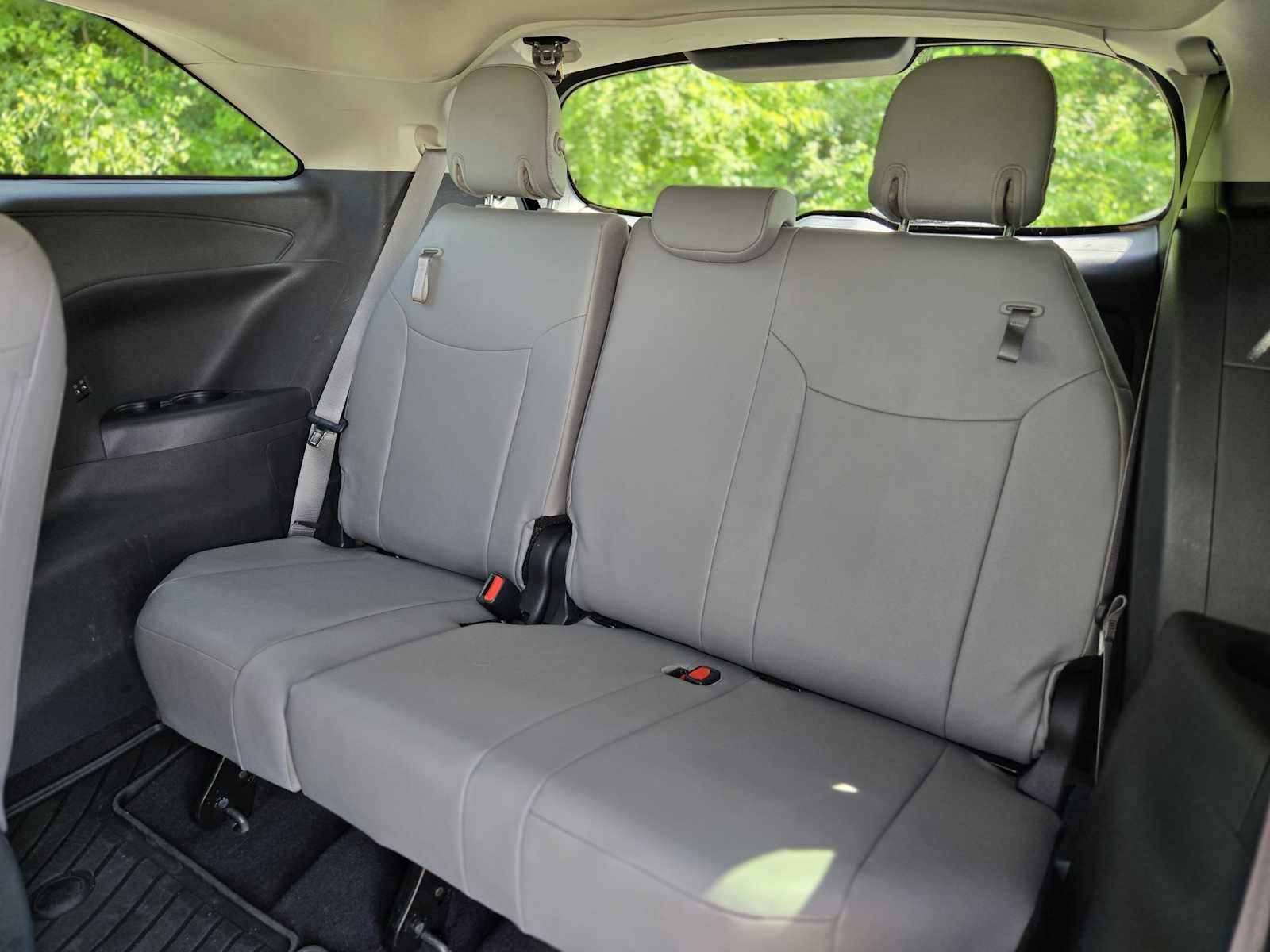 2025 Toyota Sienna XLE 8 Passenger