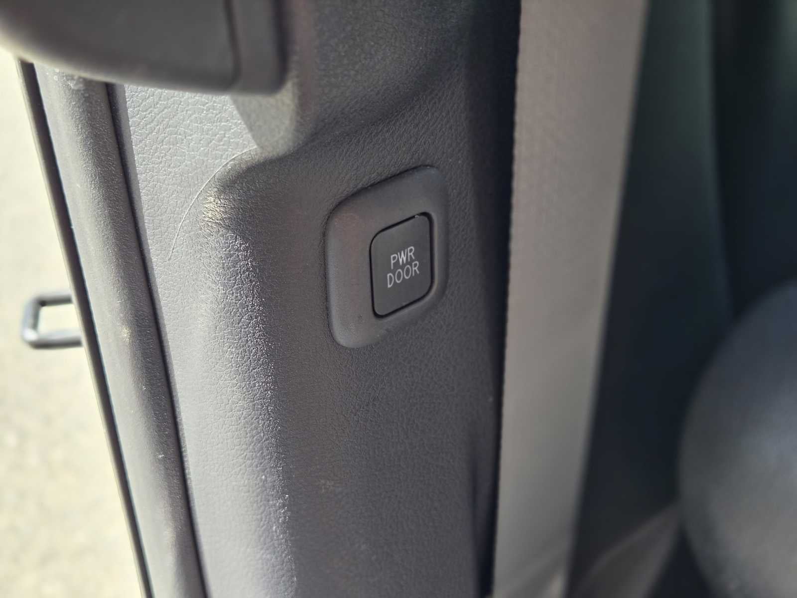 2025 Toyota Sienna XLE 8 Passenger