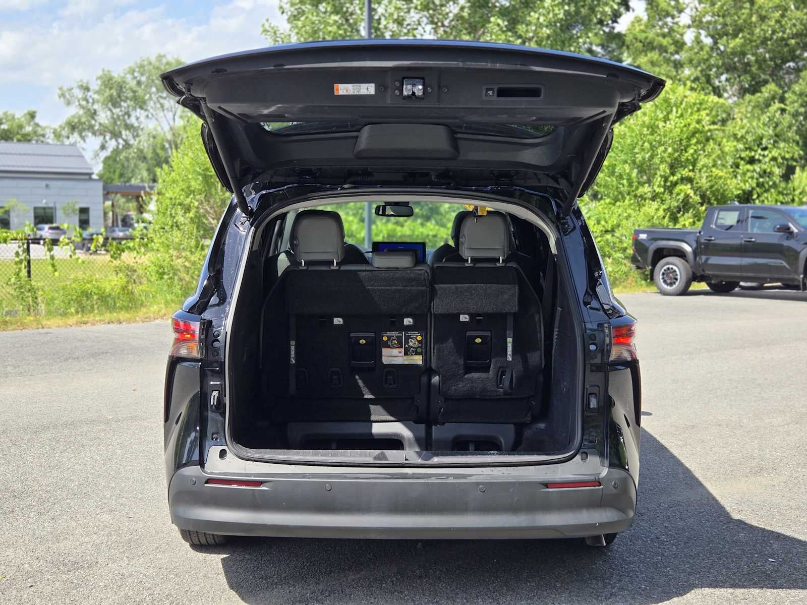 2025 Toyota Sienna XLE 8 Passenger