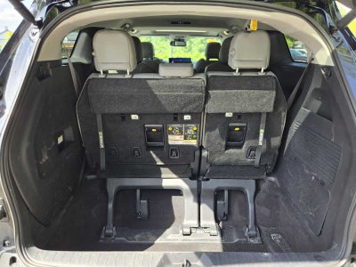 2025 Toyota Sienna XLE 8 Passenger