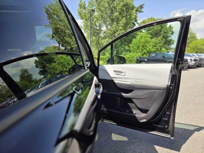 2025 Toyota Sienna XLE 8 Passenger