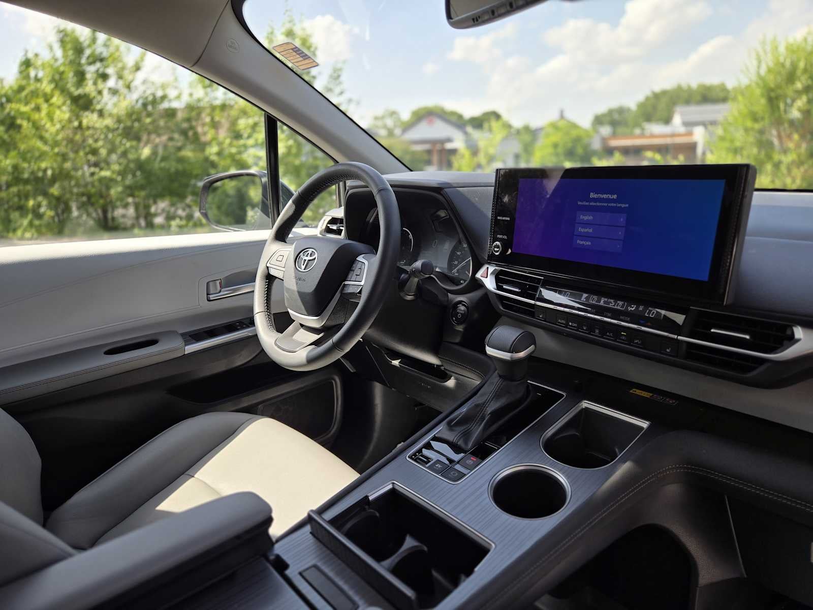 2025 Toyota Sienna XLE 8 Passenger