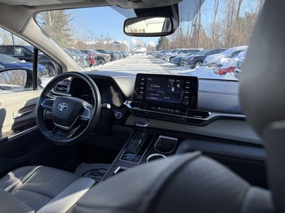 2023 Toyota Sienna XLE