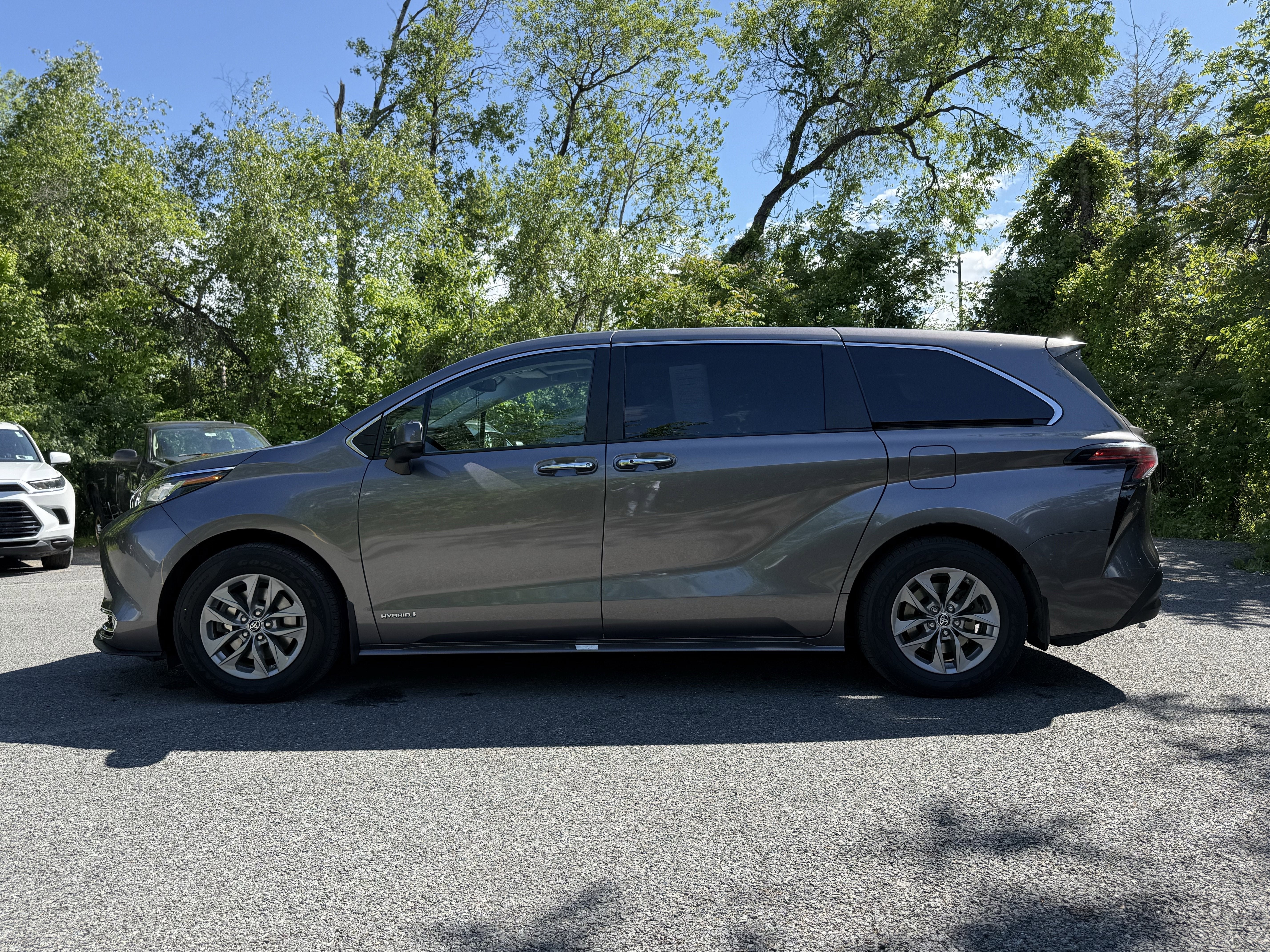 2021 Toyota Sienna XLE 7 Passenger