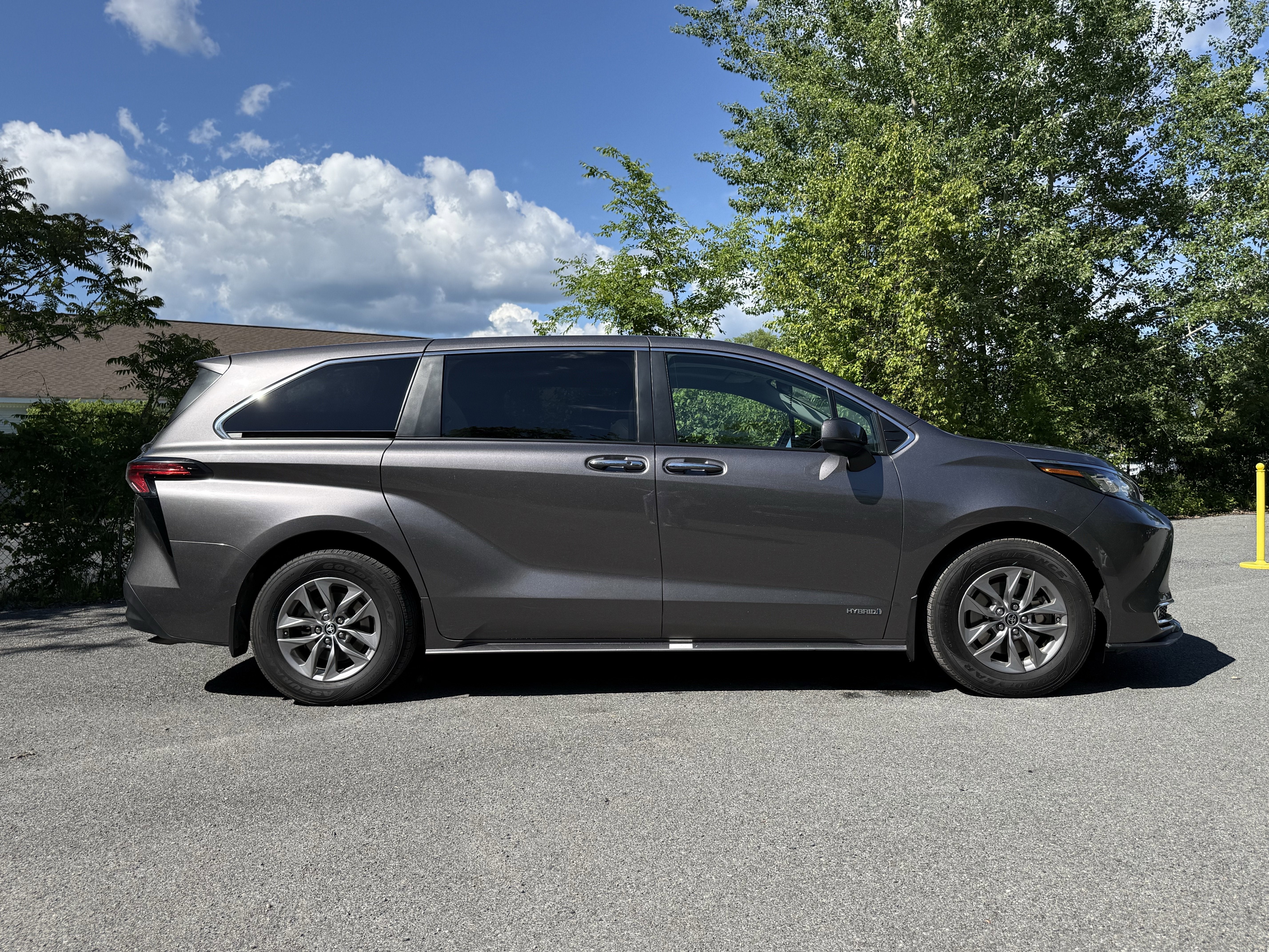 2021 Toyota Sienna XLE 7 Passenger