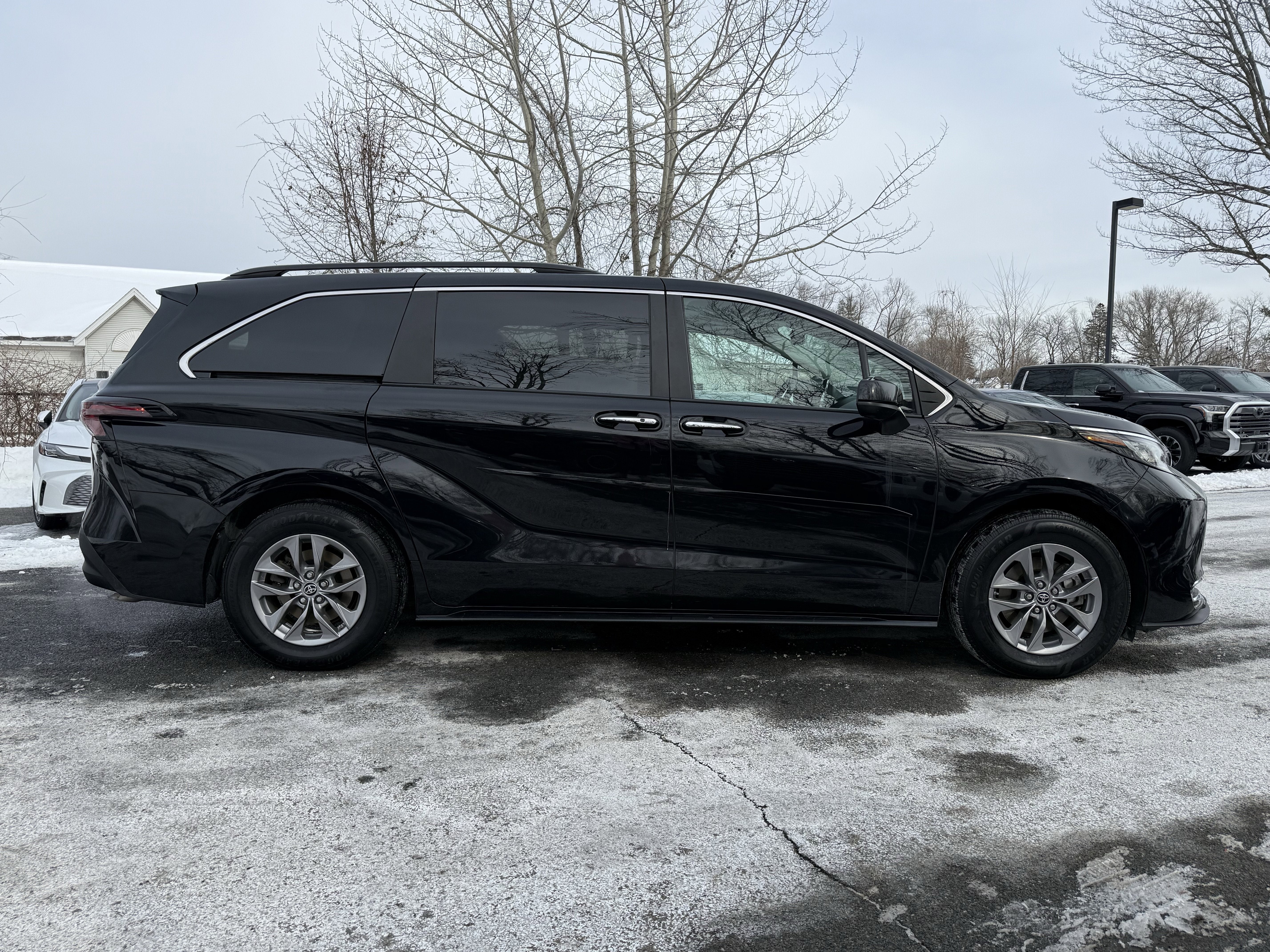 2023 Toyota Sienna XLE 7 Passenger