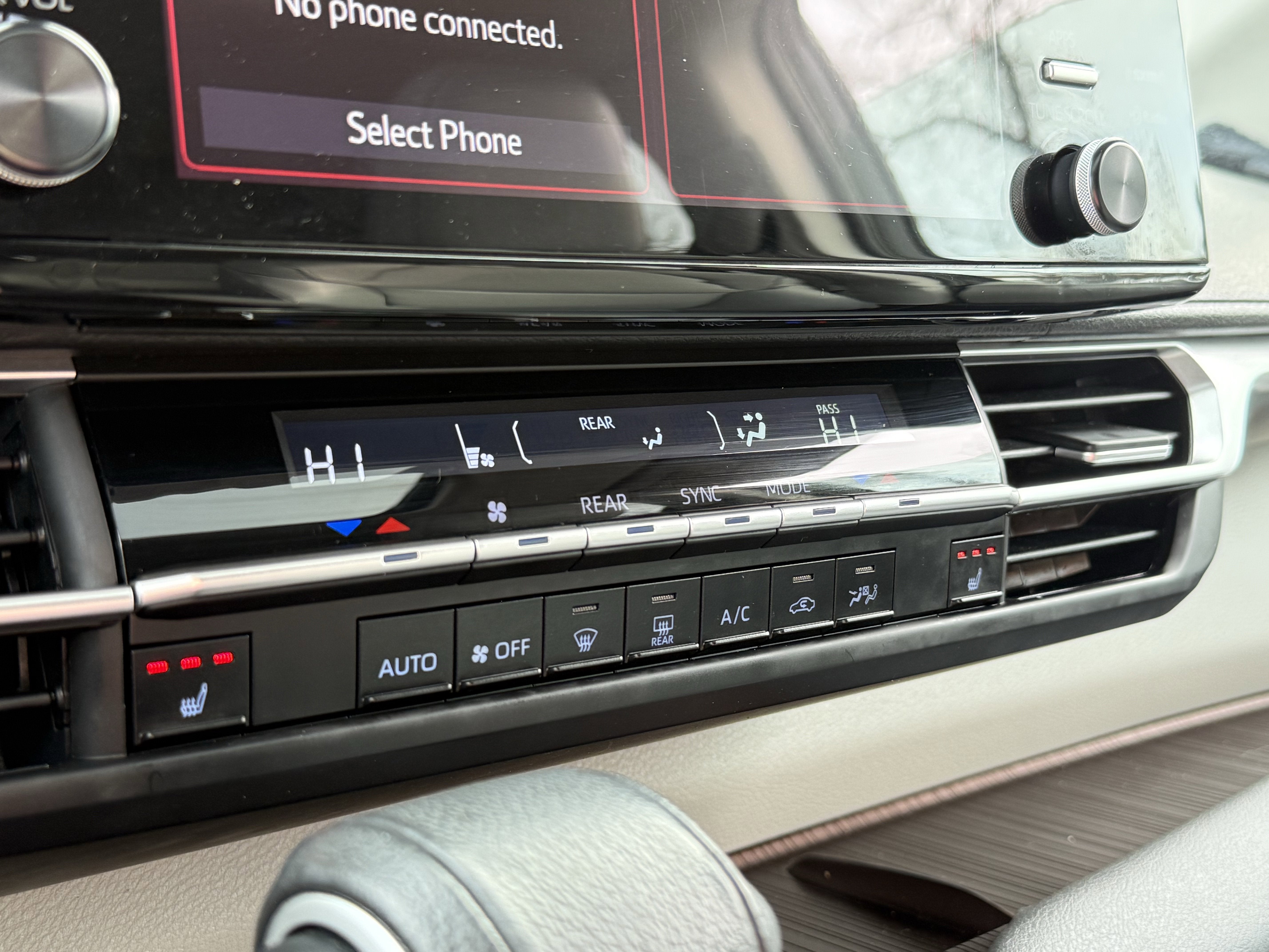 2023 Toyota Sienna XLE 7 Passenger