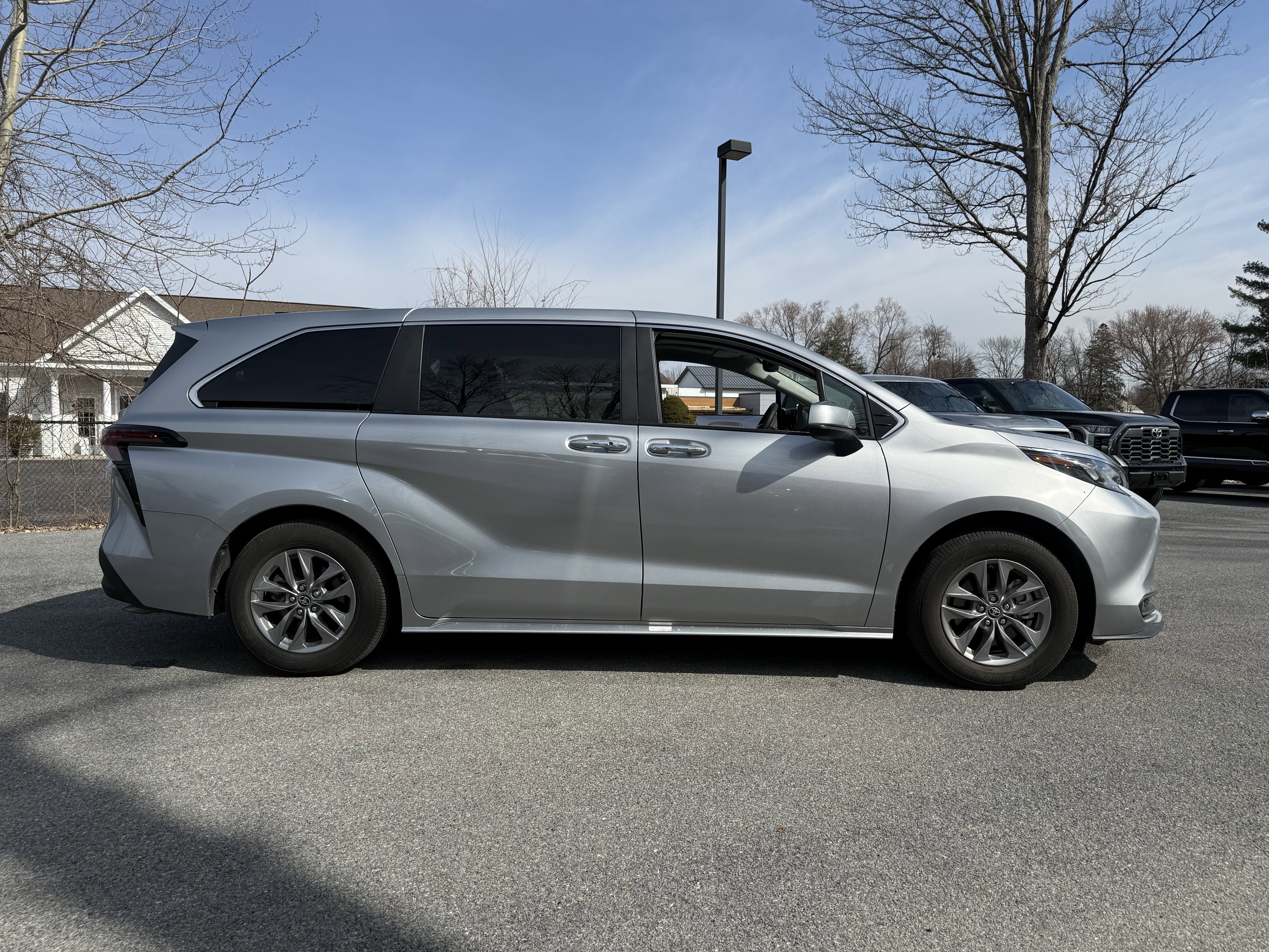 2025 Toyota Sienna XLE 7 Passenger