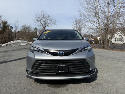 2025 Toyota Sienna XLE 7 Passenger