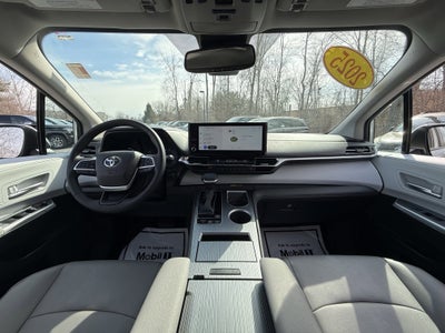 2025 Toyota Sienna XLE 7 Passenger