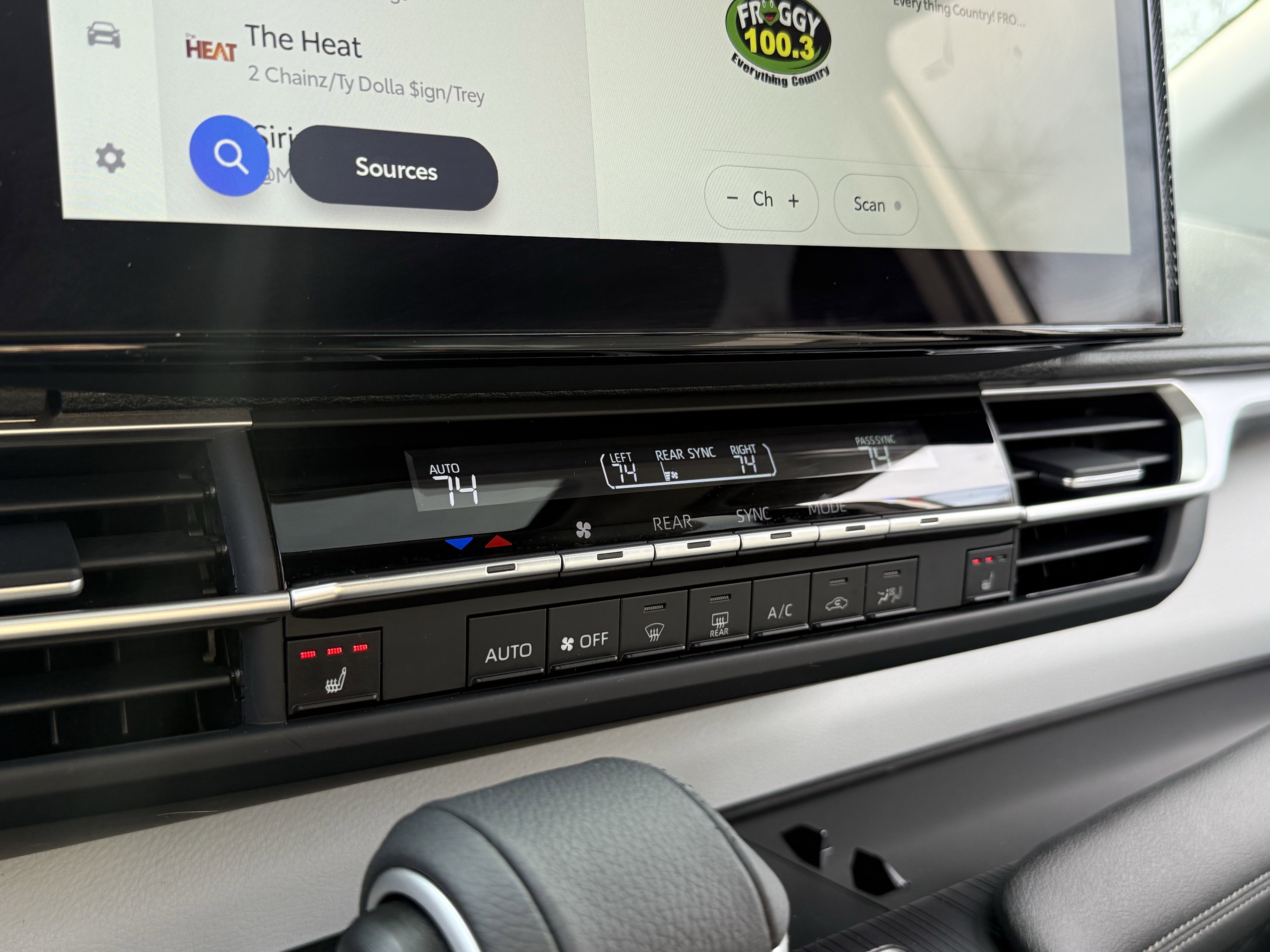 2025 Toyota Sienna XLE 7 Passenger