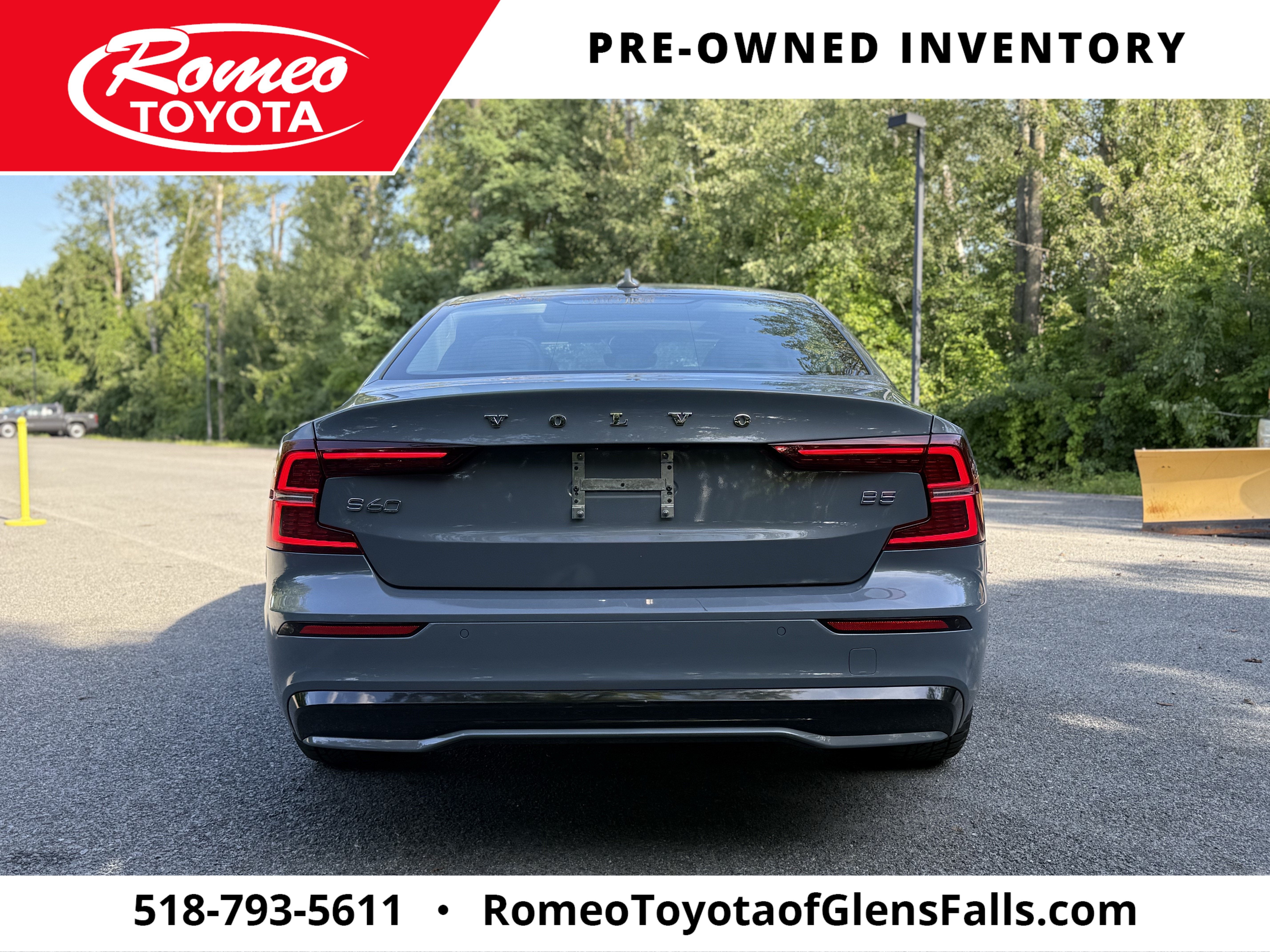 2024 Volvo S60 B5 Plus Dark Theme