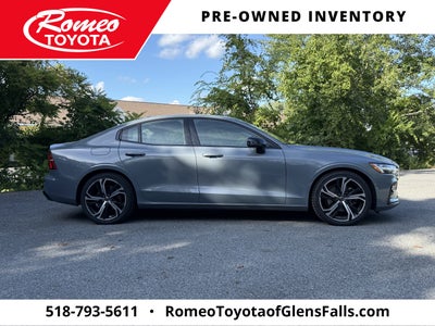 2024 Volvo S60 B5 Plus Dark Theme