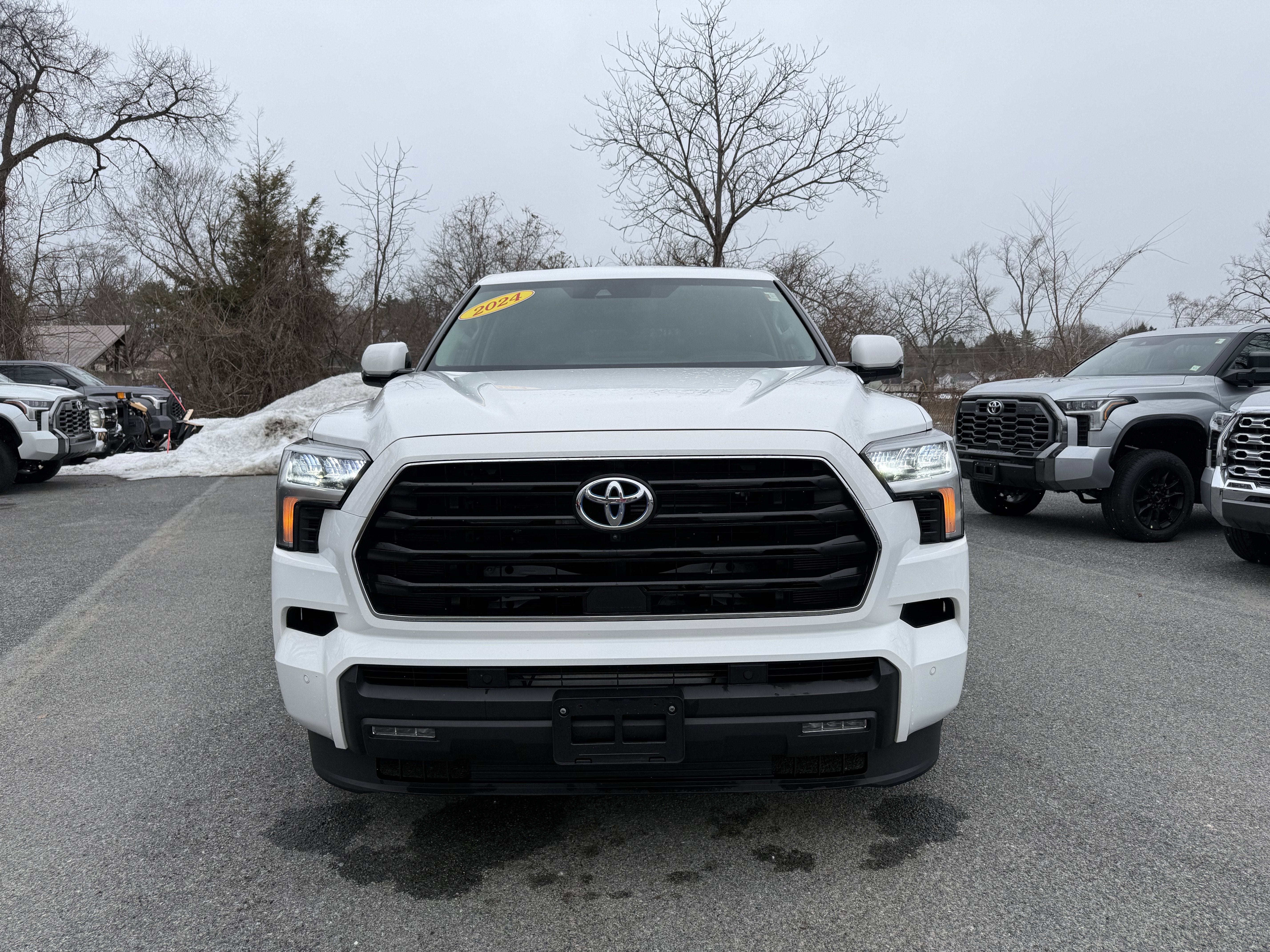 2024 Toyota Sequoia SR5