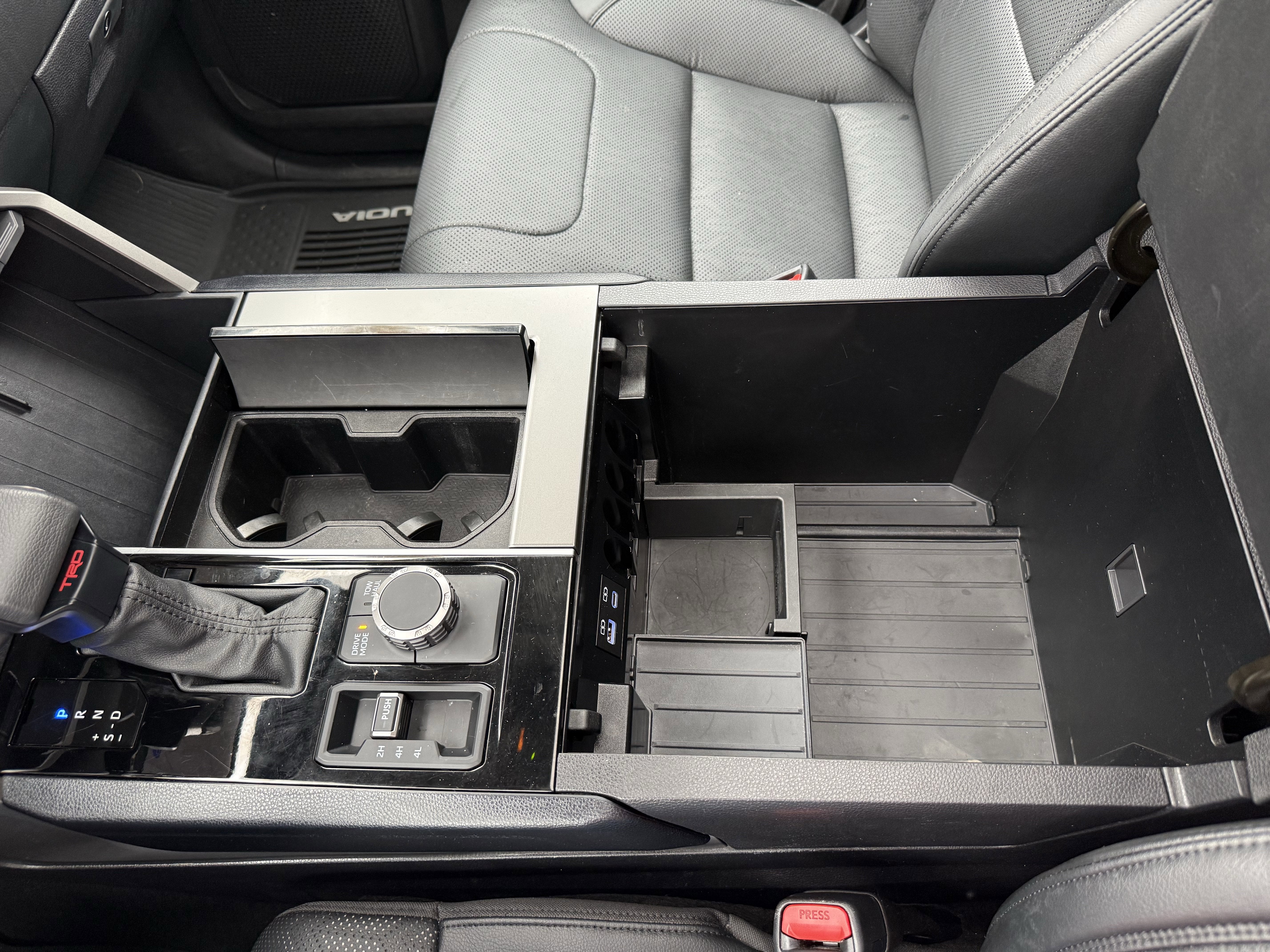 2024 Toyota Sequoia SR5